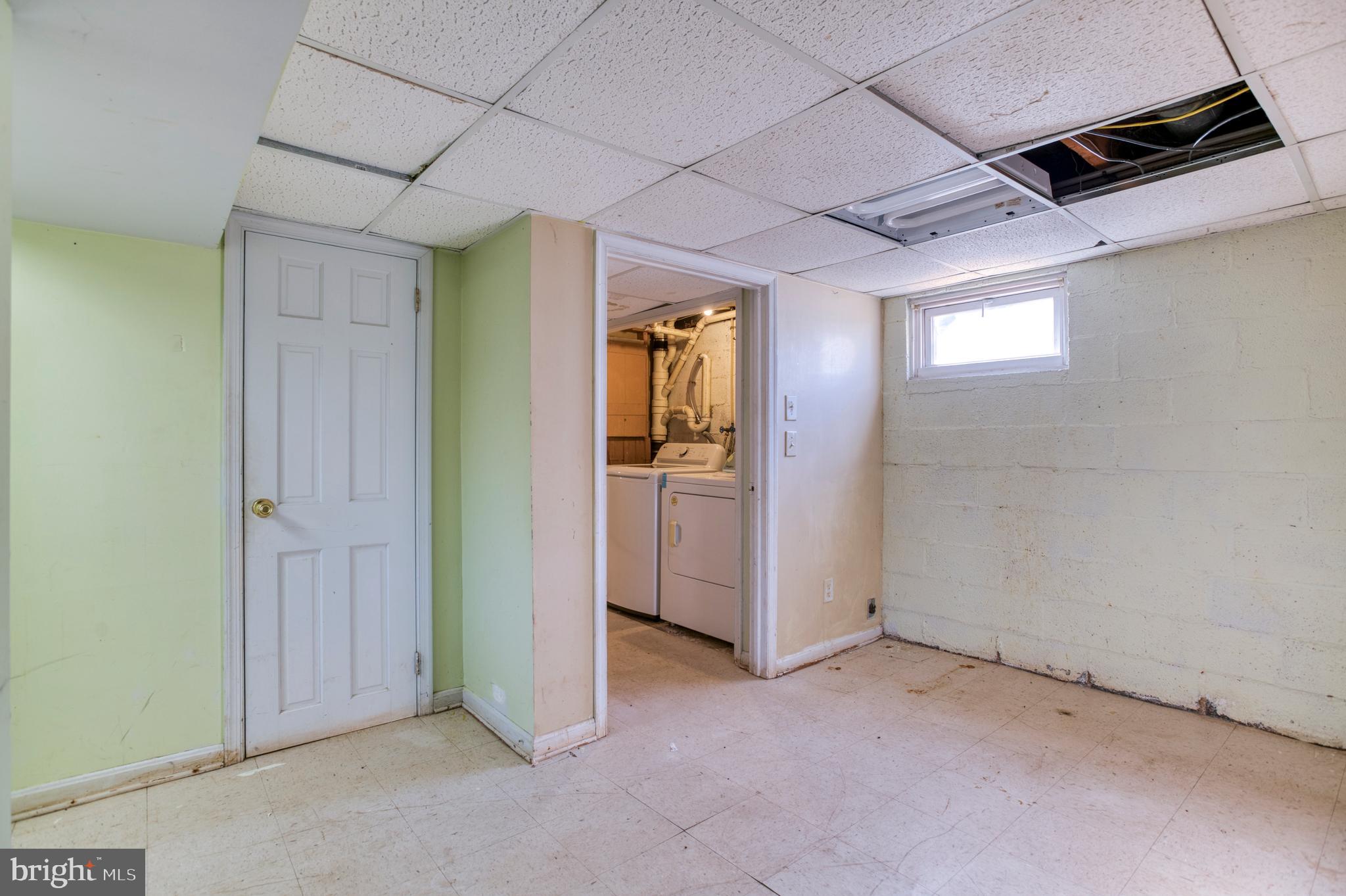 SAUNDERS - Residential