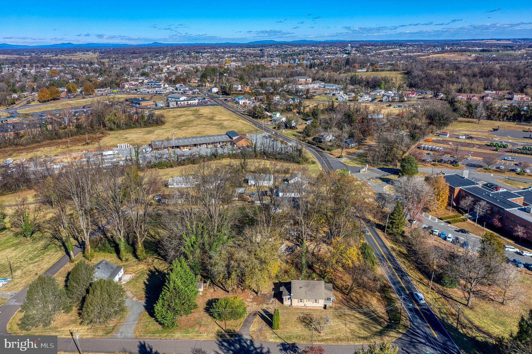 SAUNDERS - Residential