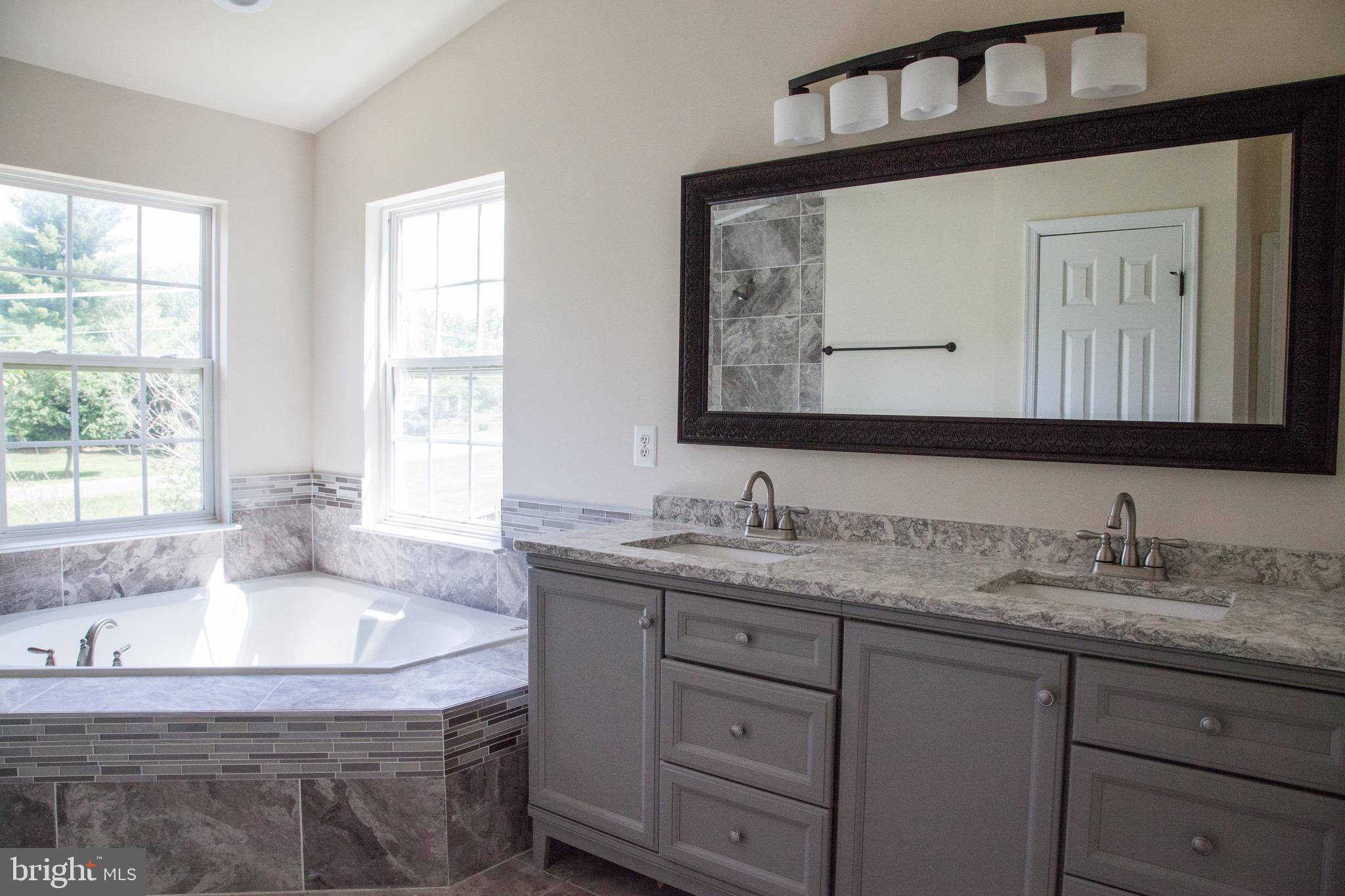 ENGLAND RUN NORTH - Residential