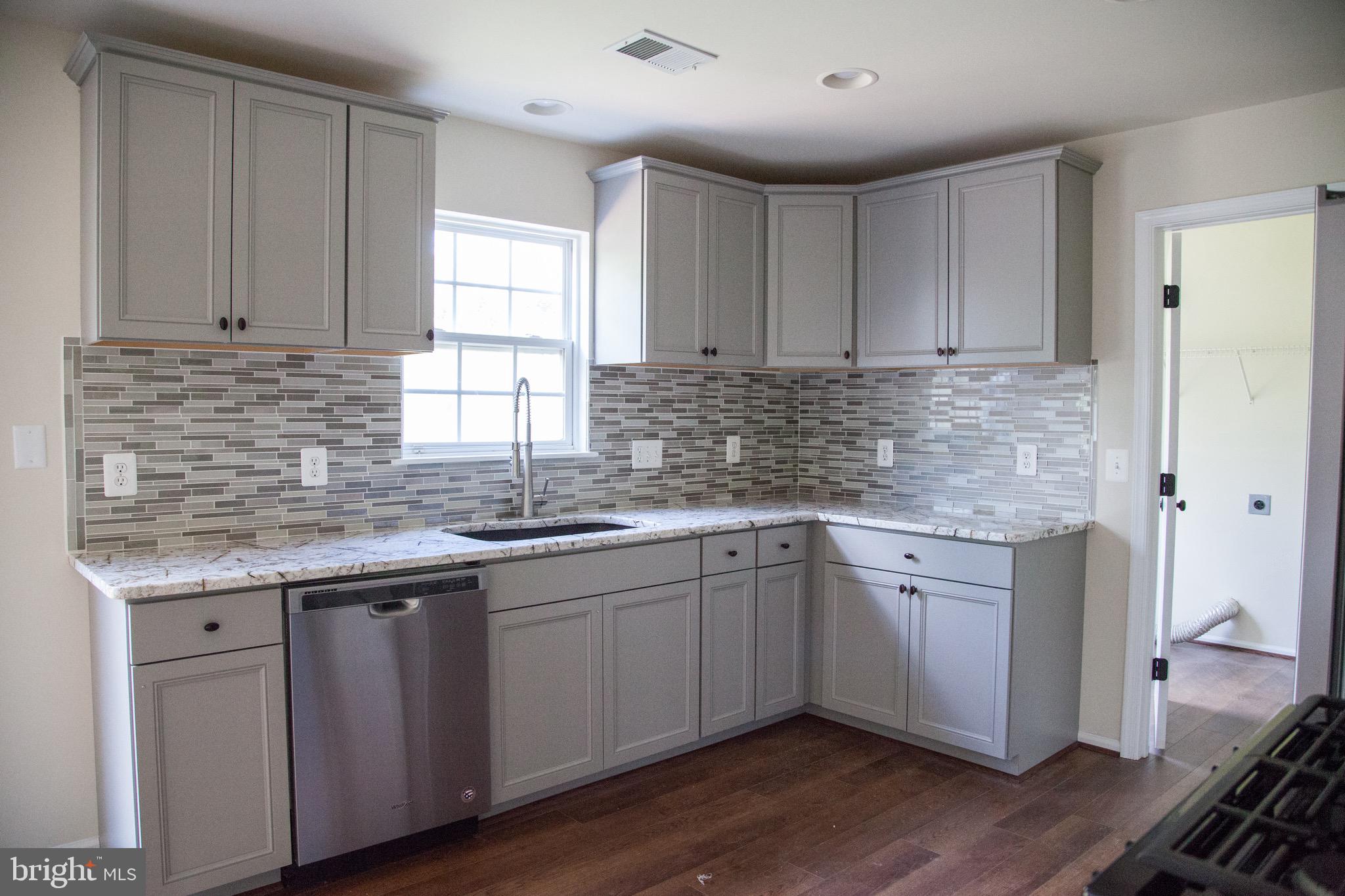 ENGLAND RUN NORTH - Residential