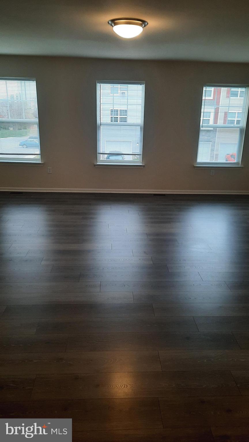 ADMIRALS QUAY - Residential Lease