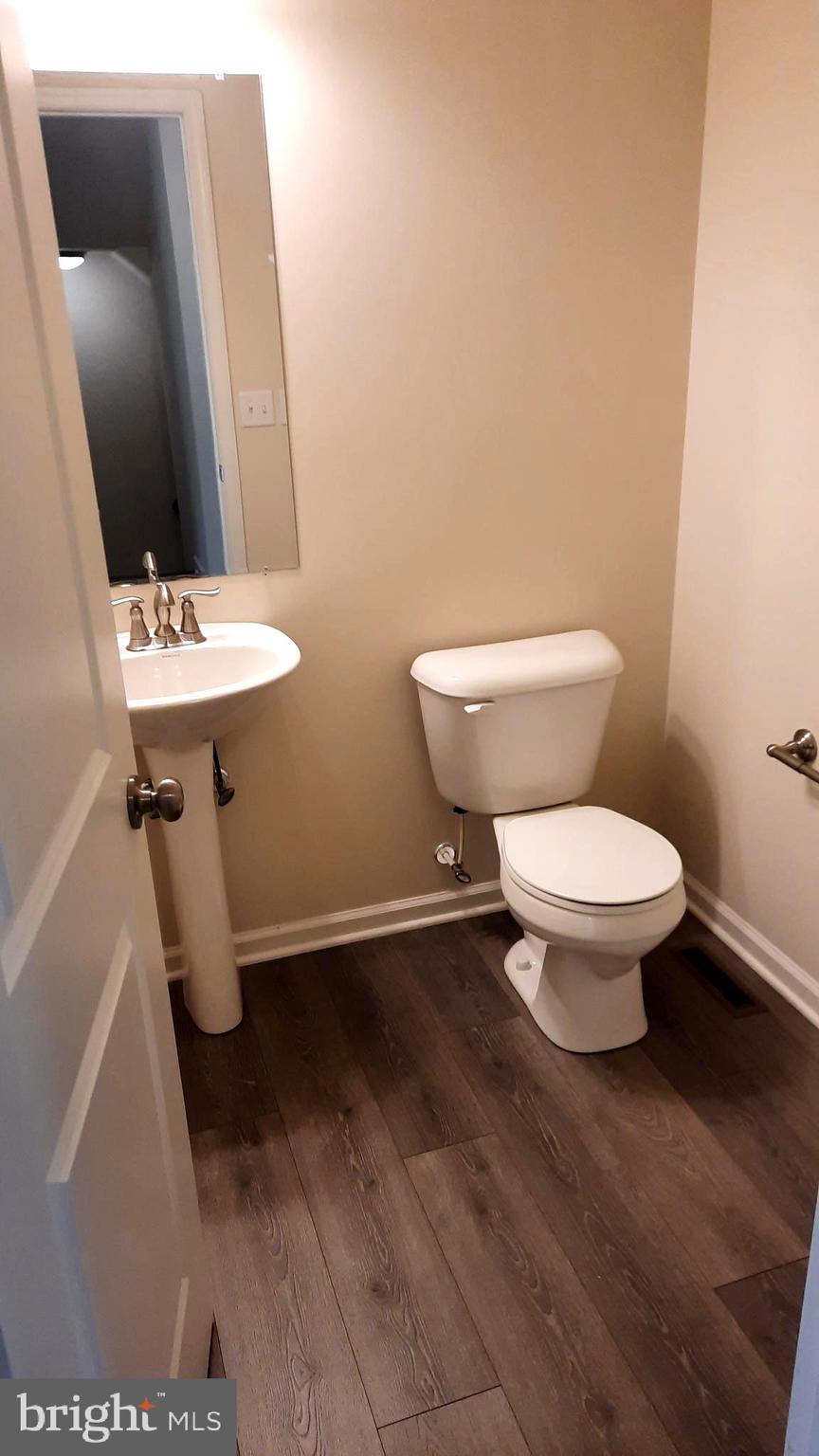 ADMIRALS QUAY - Residential Lease