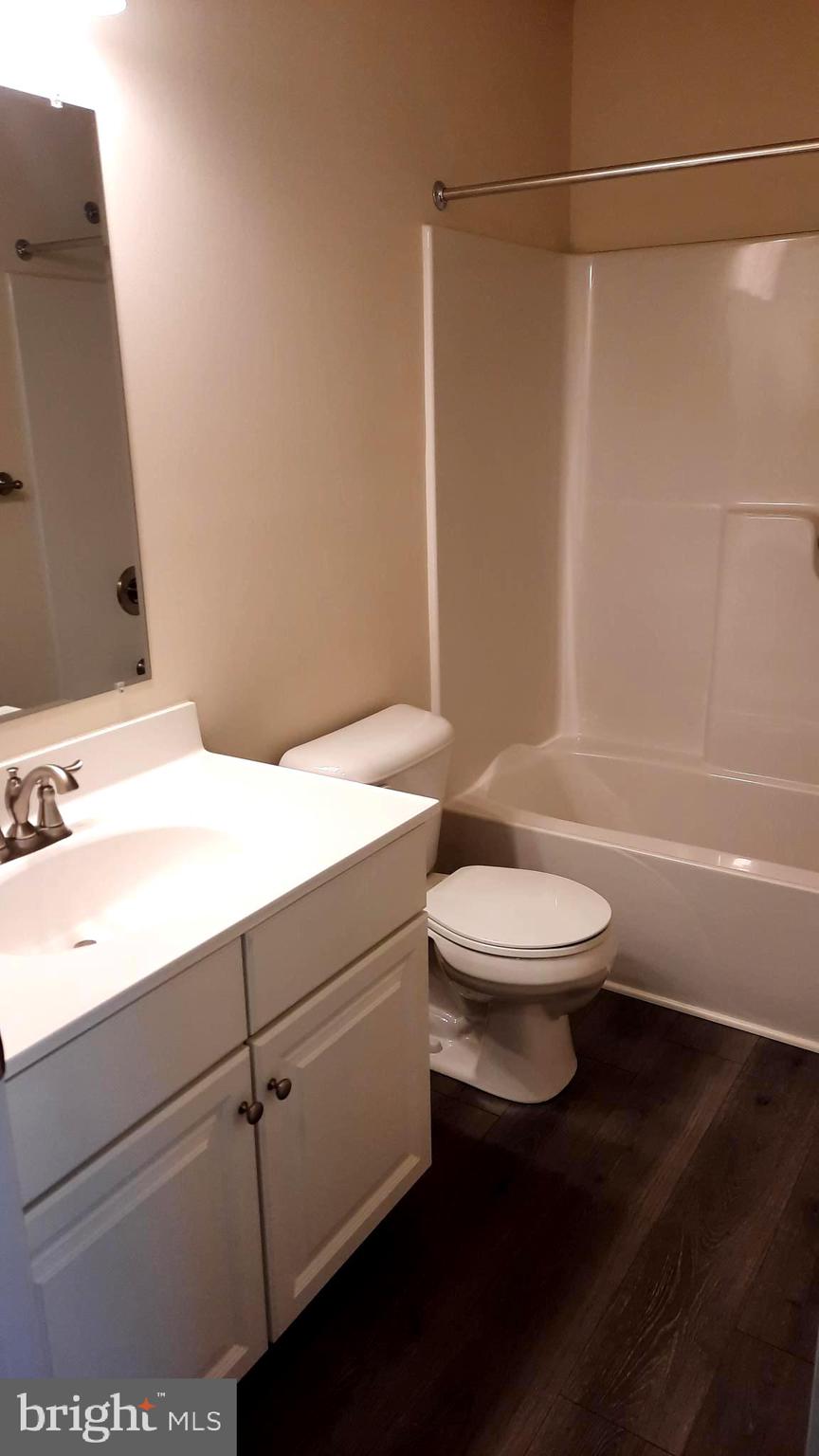 ADMIRALS QUAY - Residential Lease