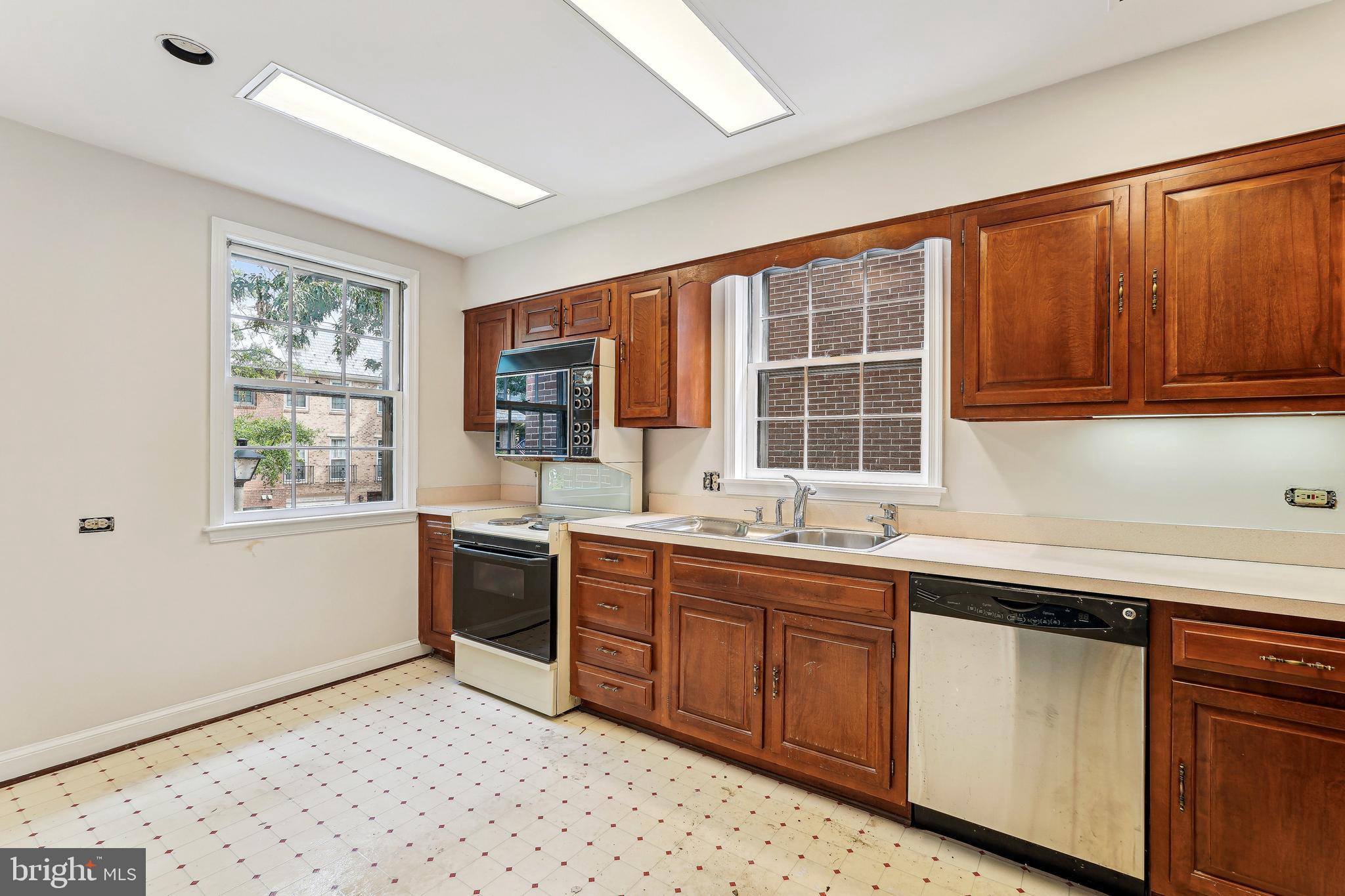 OLD TOWN ALEXANDRIA - Residential