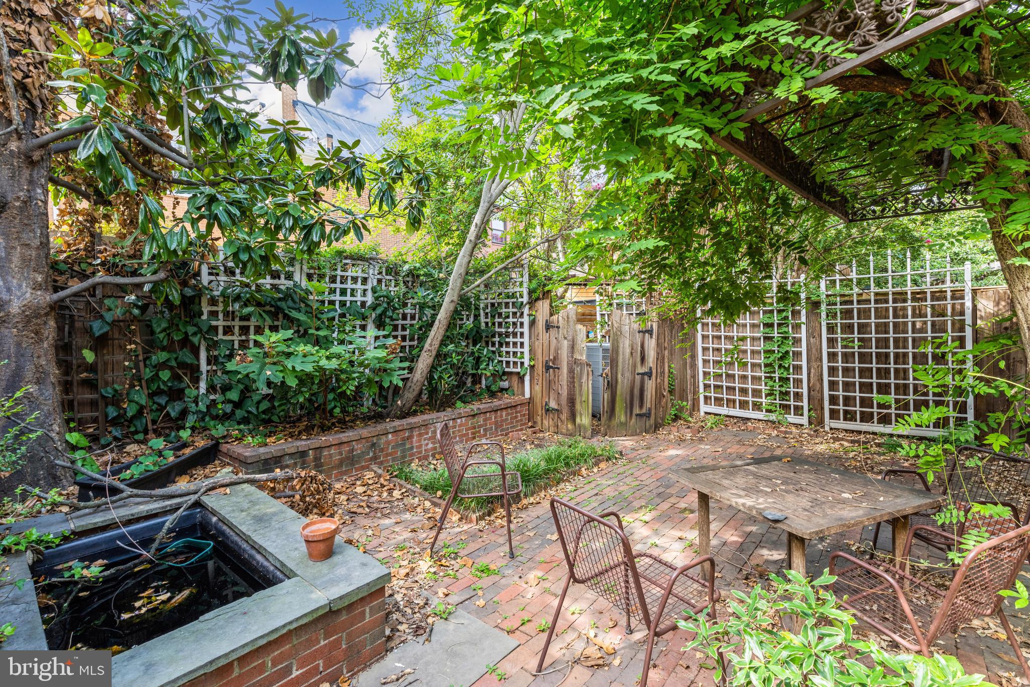 OLD TOWN ALEXANDRIA - Residential