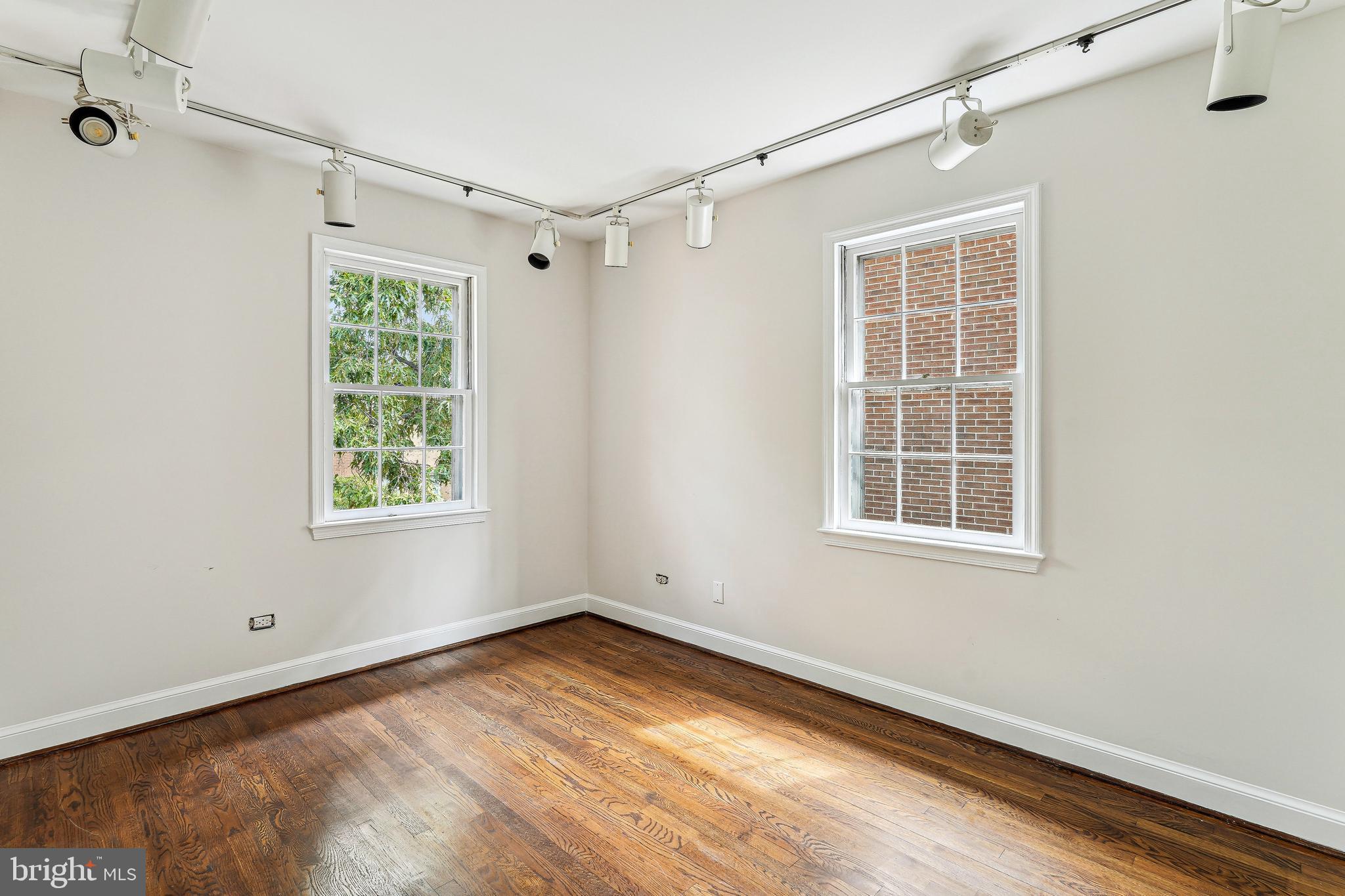 OLD TOWN ALEXANDRIA - Residential