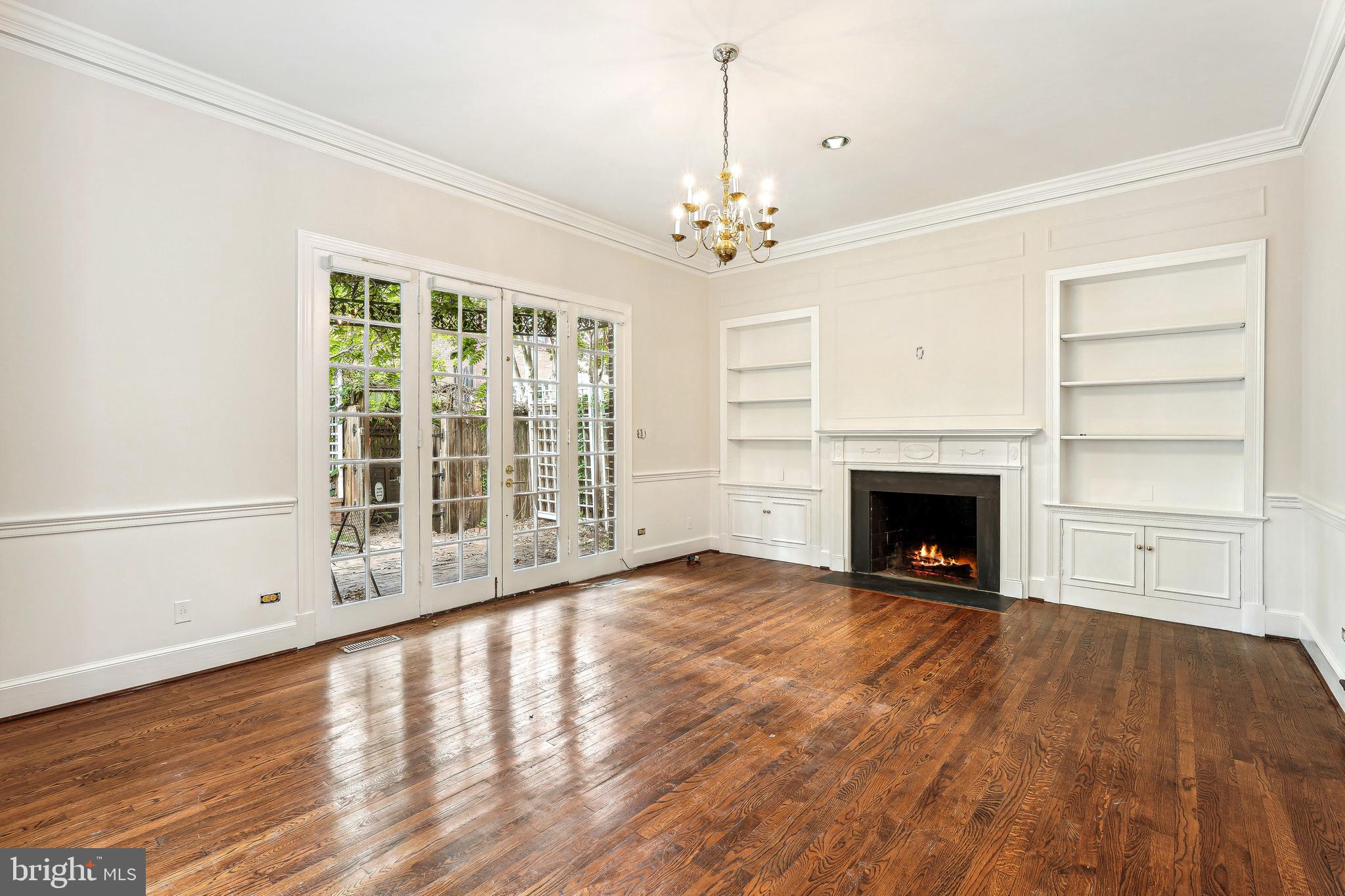 OLD TOWN ALEXANDRIA - Residential