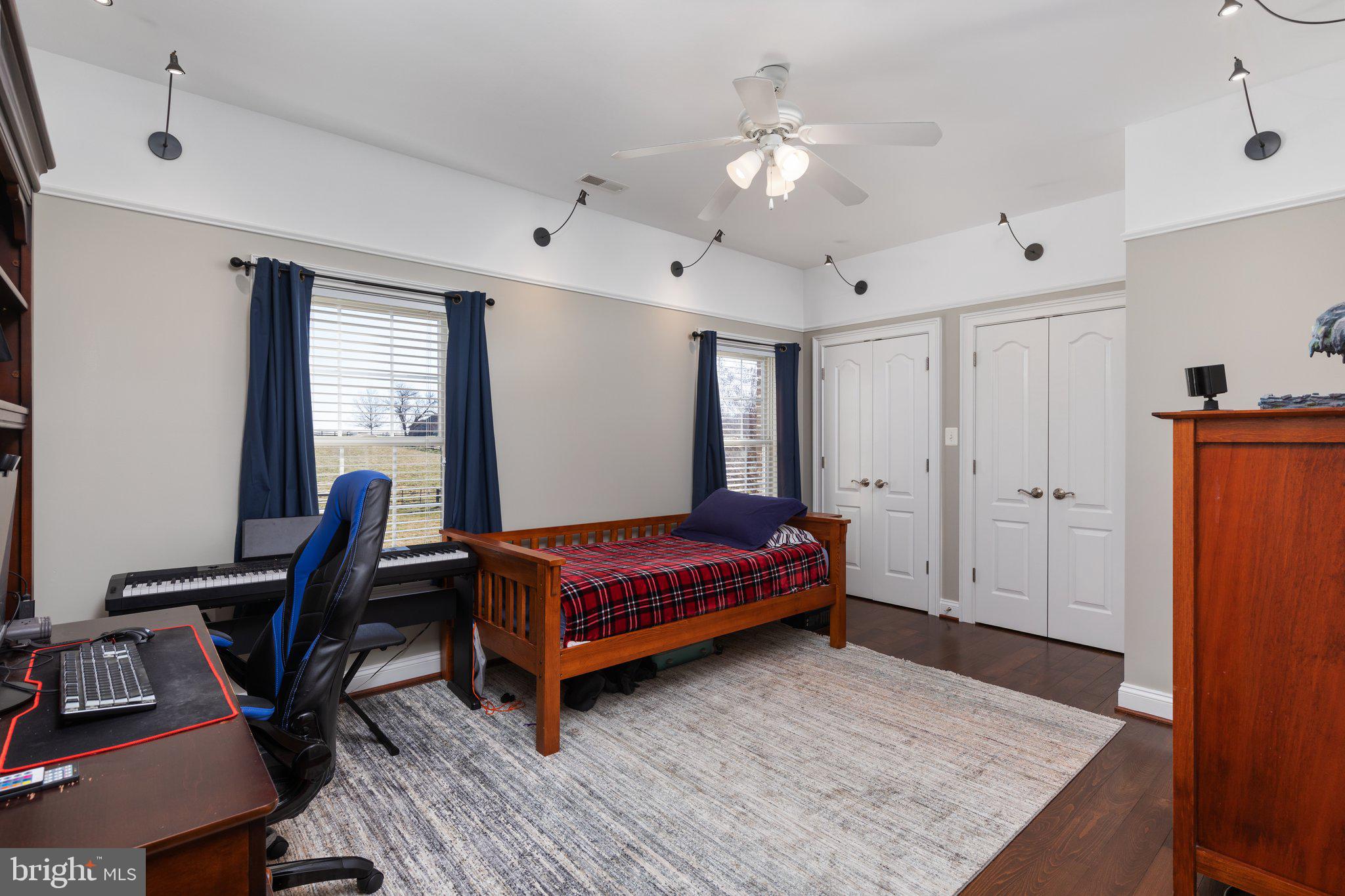 JAMES FARM ESTATES - Residential