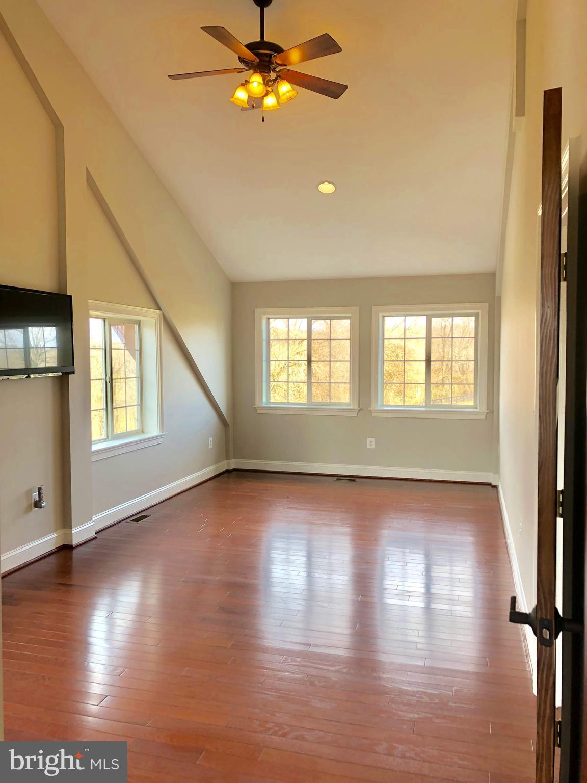 JAMES FARM ESTATES - Residential