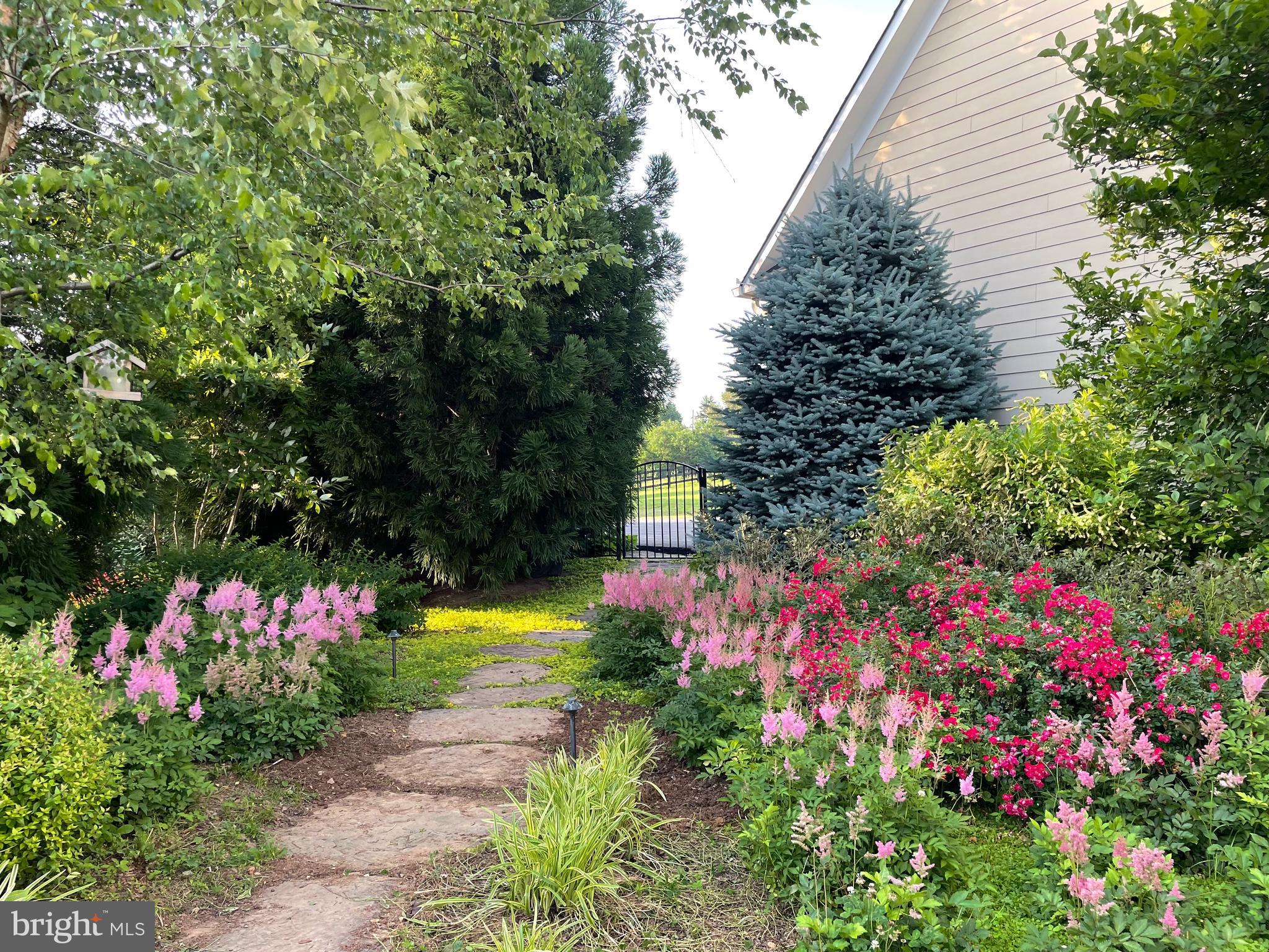 JAMES FARM ESTATES - Residential