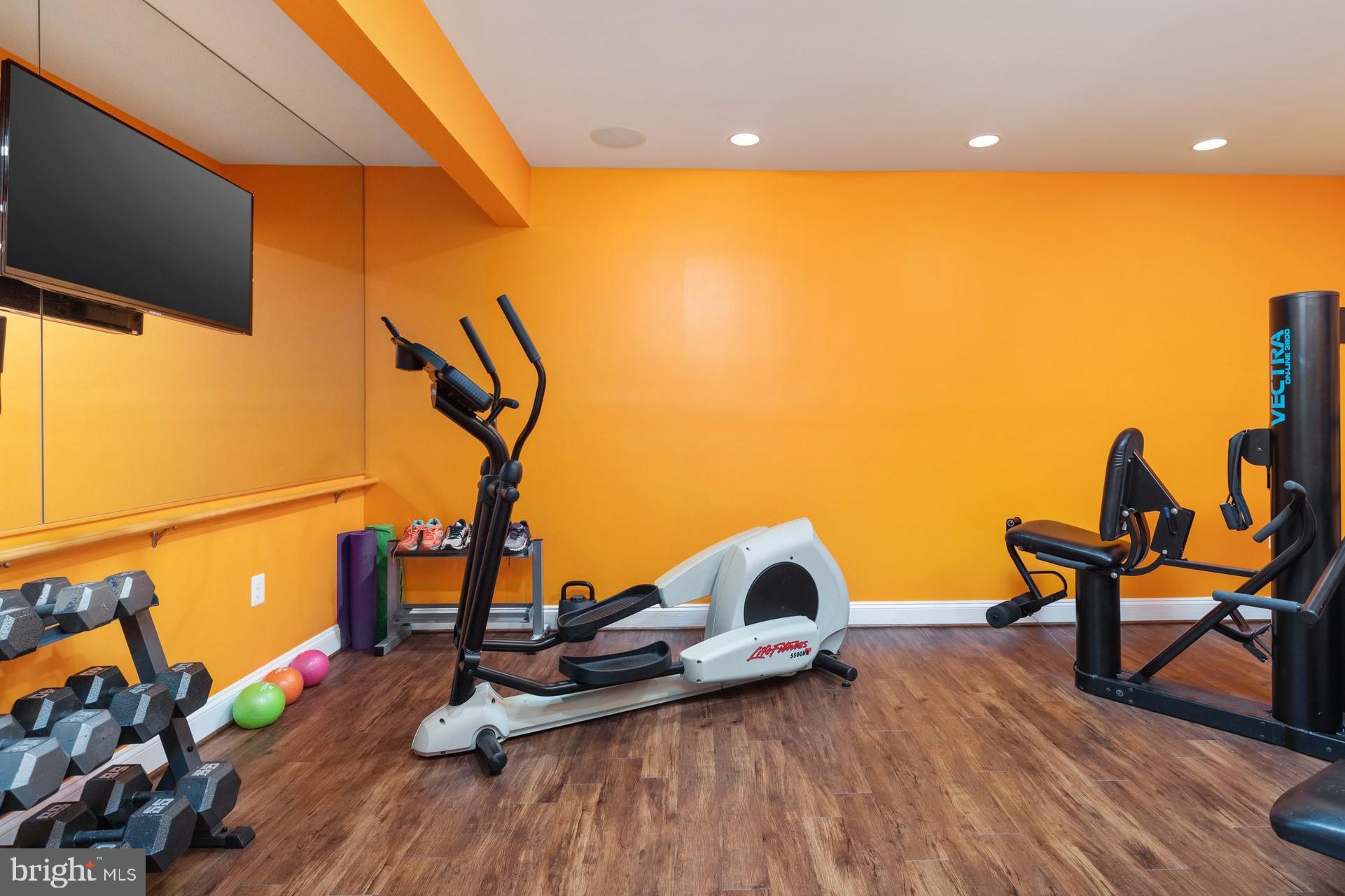 JAMES FARM ESTATES - Residential