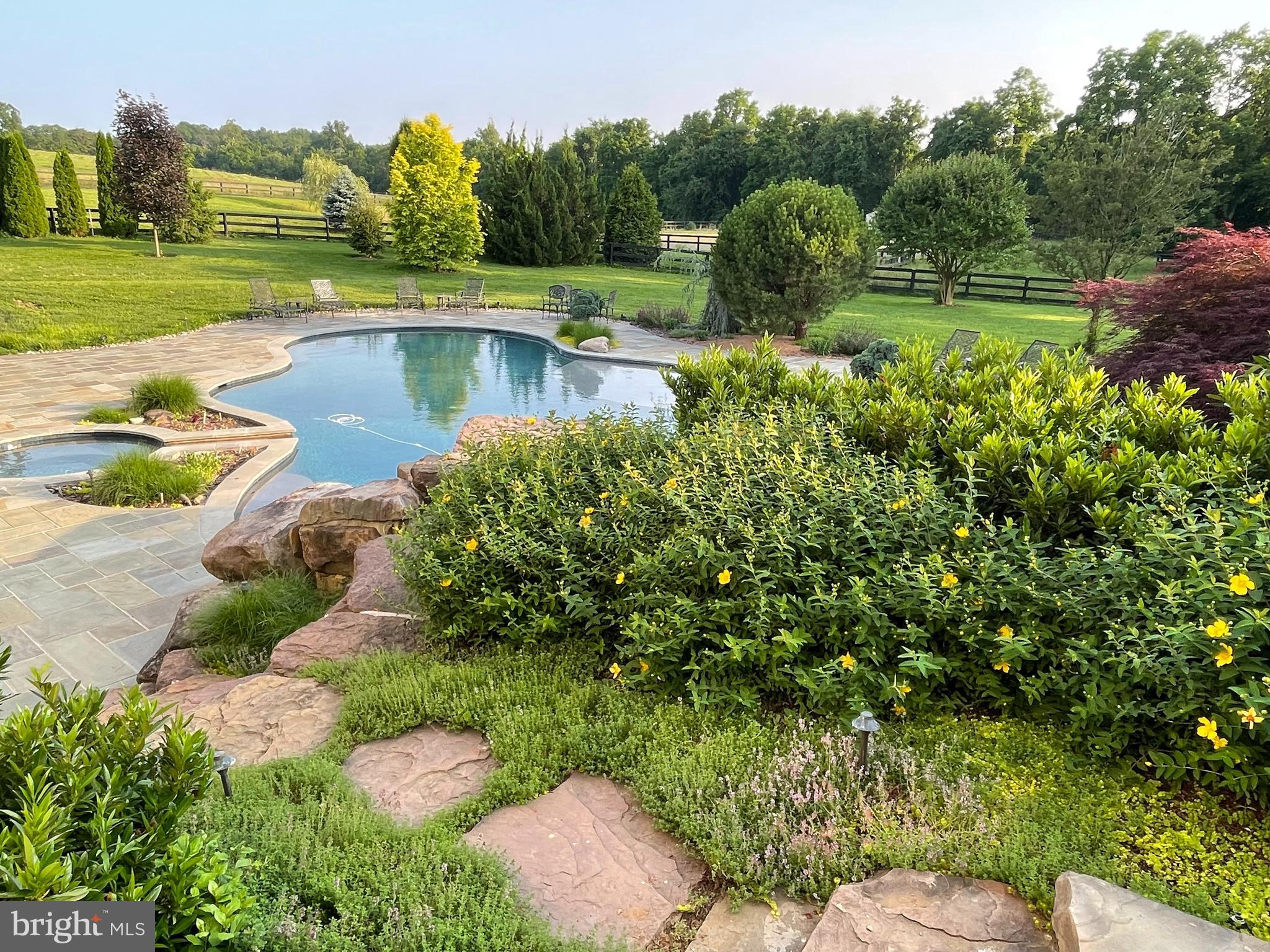 JAMES FARM ESTATES - Residential