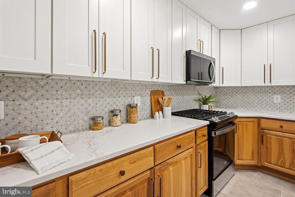 RESTON - Residential