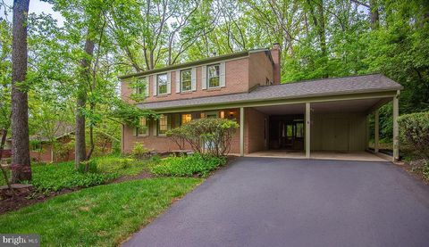 Photo of 2302 Short Ridge Road, RESTON, VA 20191 (MLS # VAFX2307314)