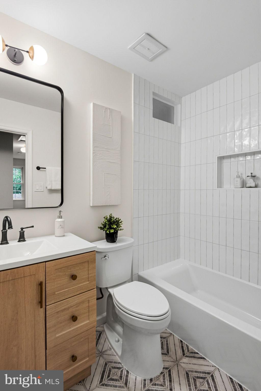 RESTON - Residential