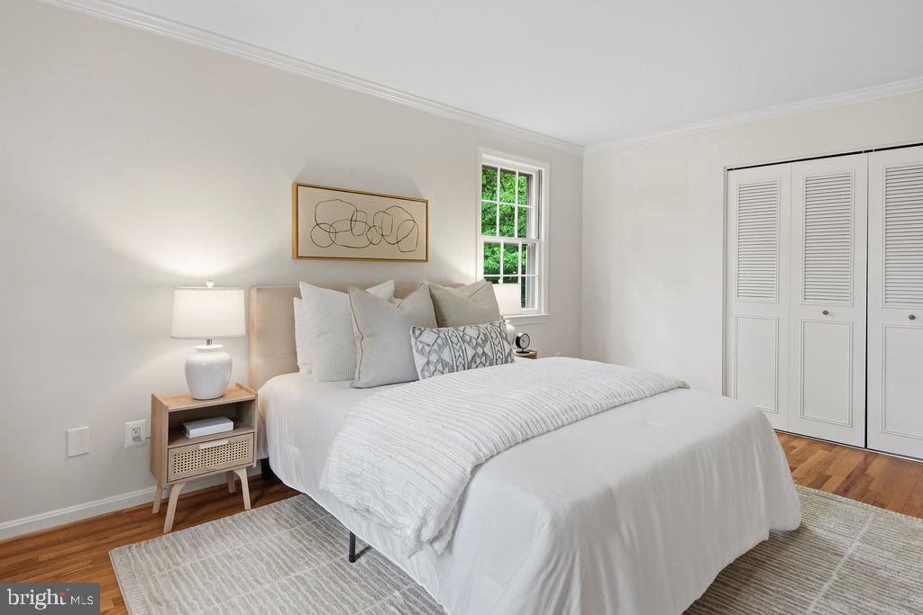 RESTON - Residential