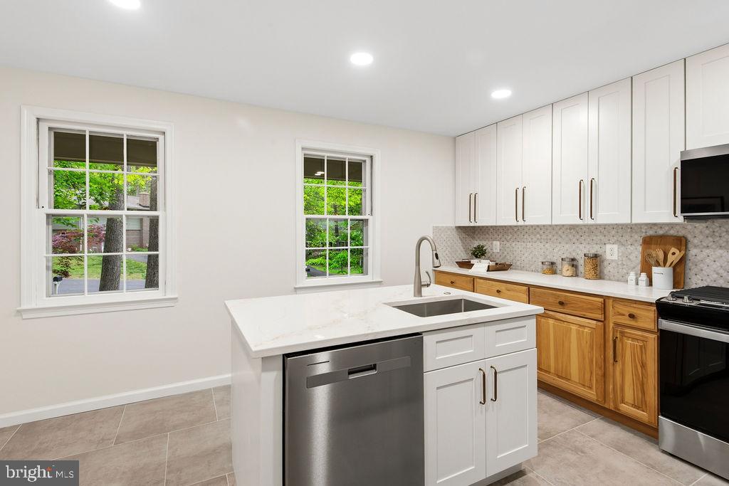 RESTON - Residential