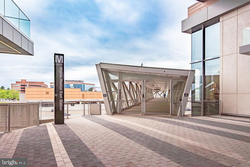 RESTON - Residential
