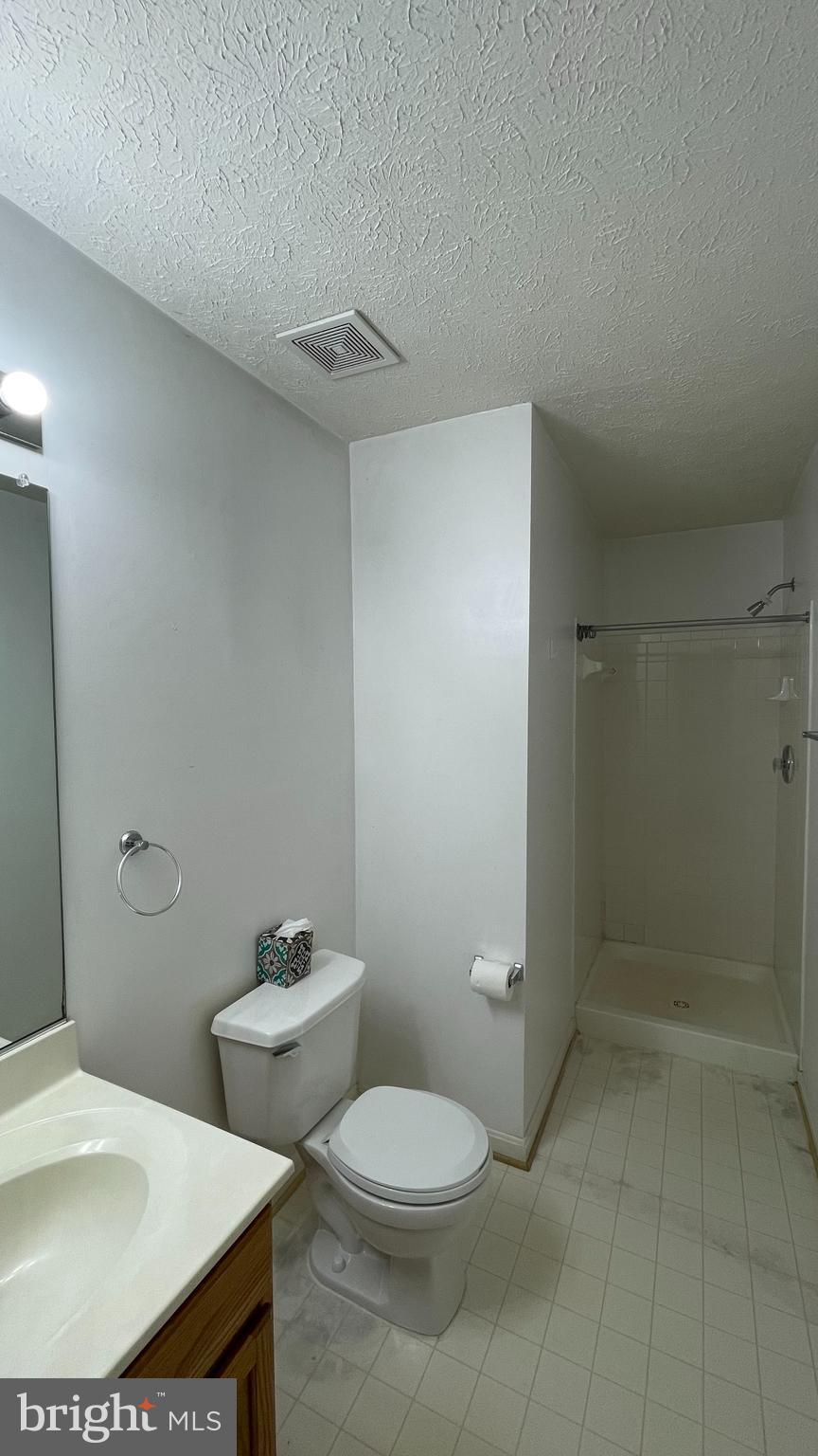 CHARLESTOWN COMMONS - Residential Lease