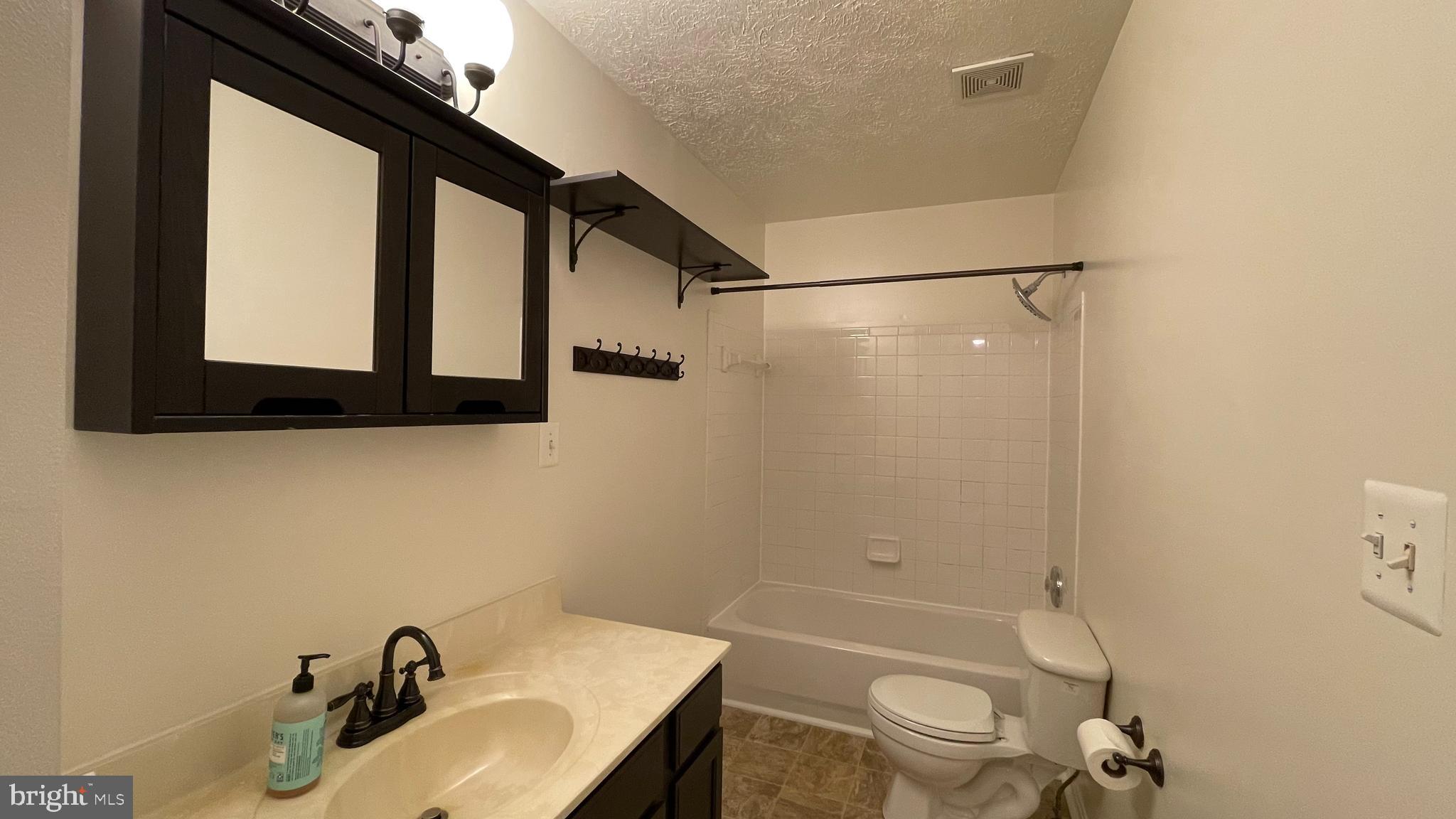 CHARLESTOWN COMMONS - Residential Lease