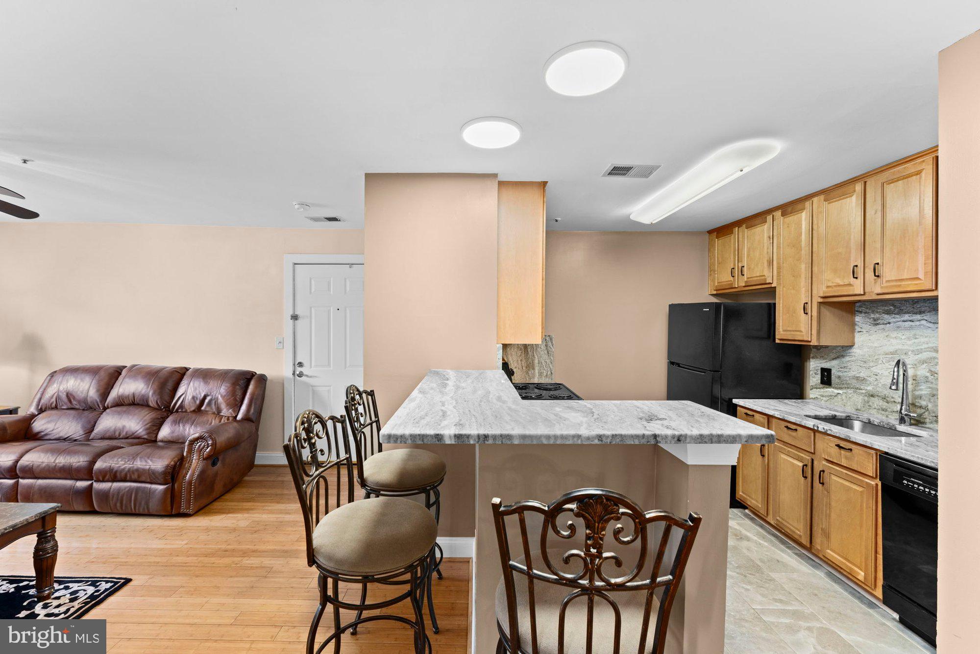 FOUR WINDS AT OAKTON - Residential