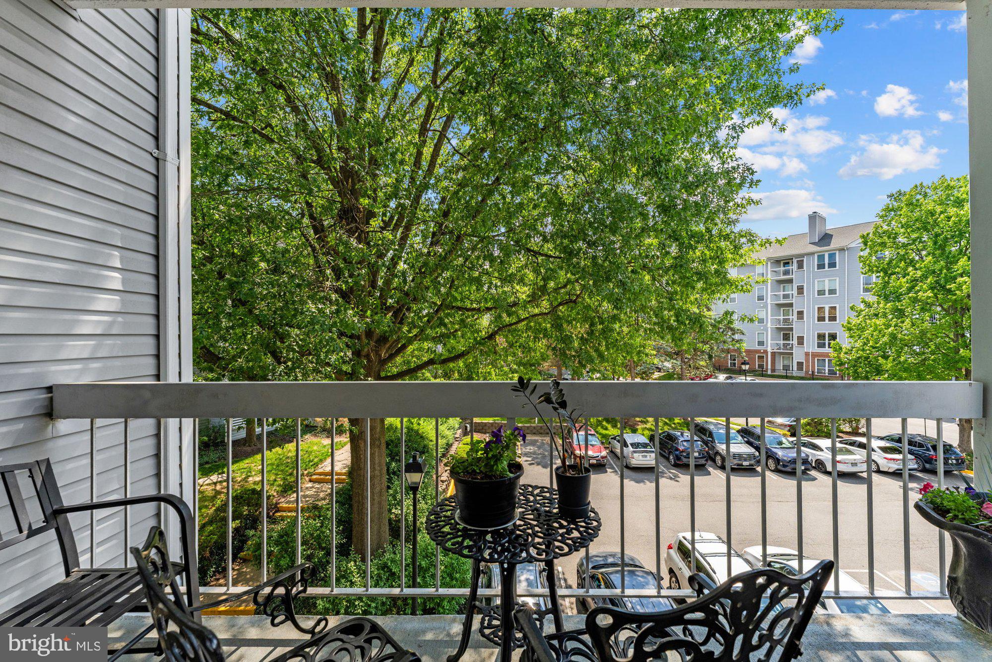 FOUR WINDS AT OAKTON - Residential