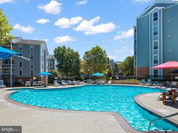 FOUR WINDS AT OAKTON - Residential