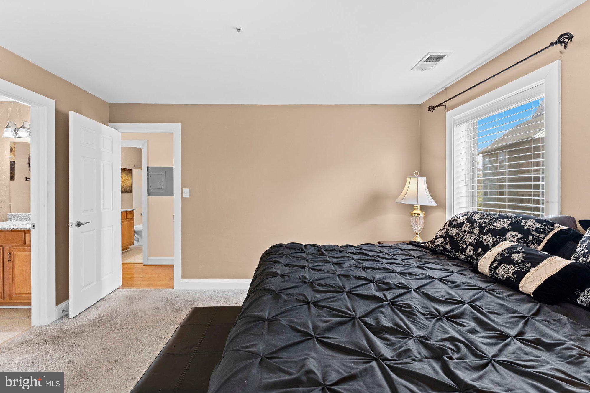 FOUR WINDS AT OAKTON - Residential