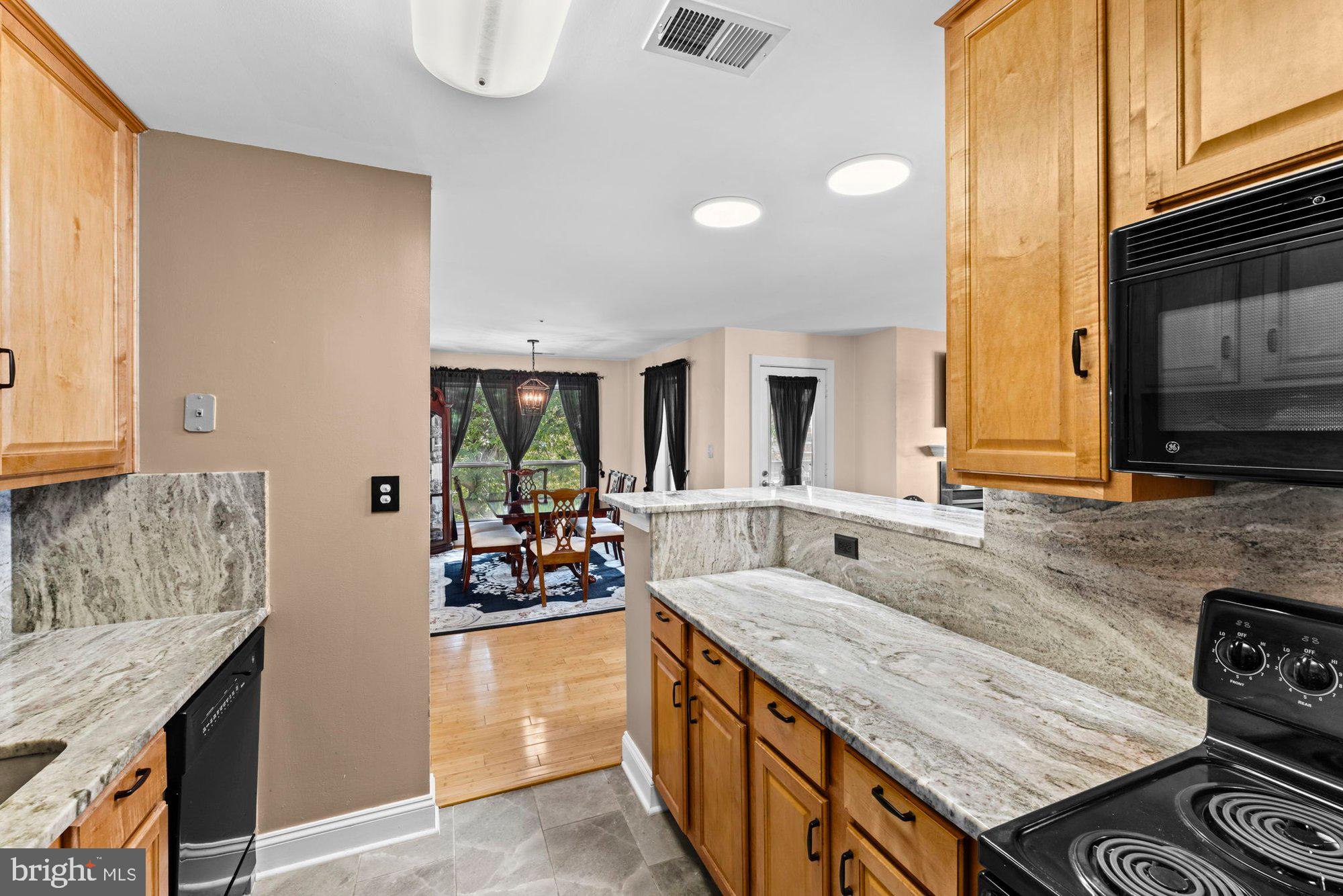 FOUR WINDS AT OAKTON - Residential