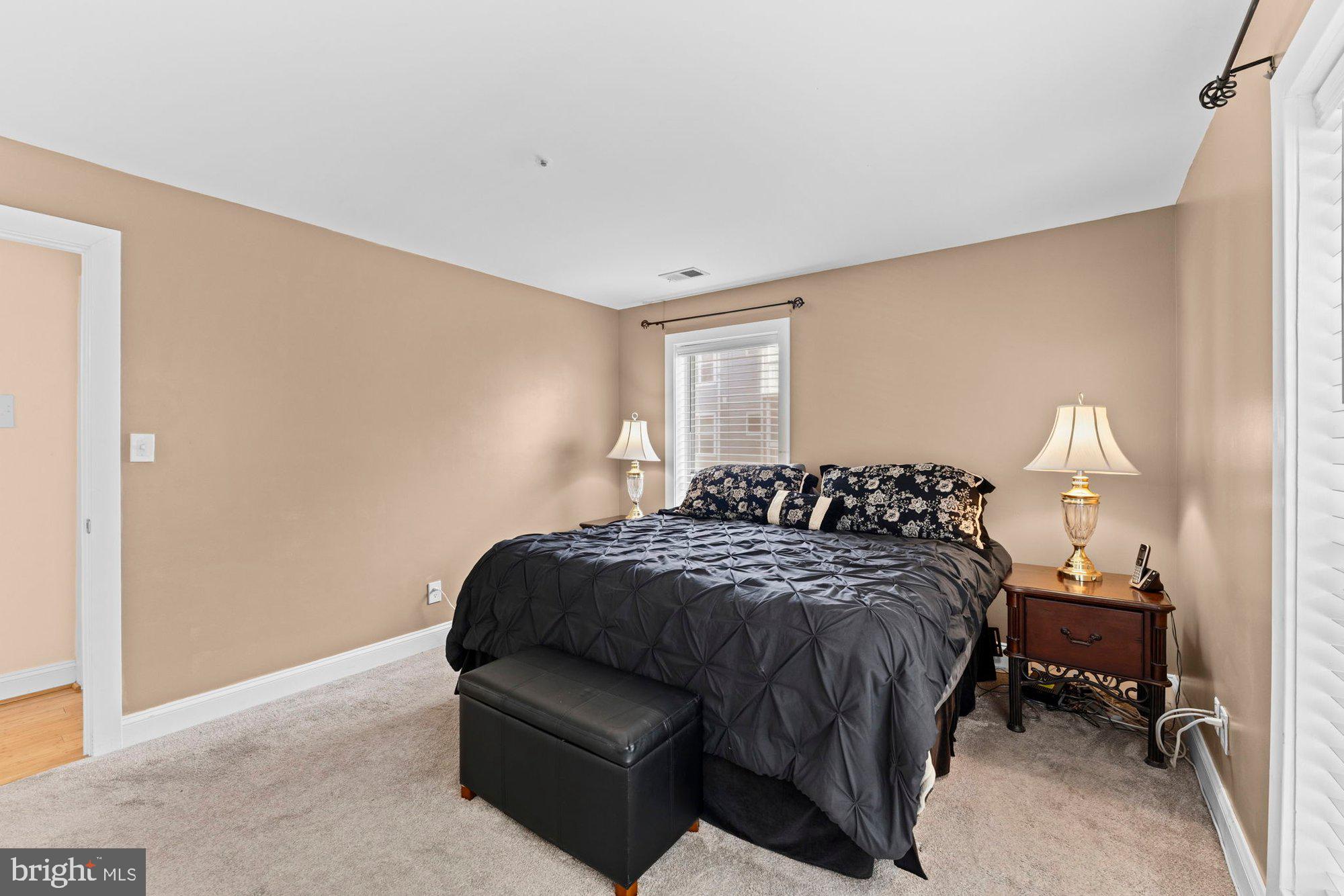 FOUR WINDS AT OAKTON - Residential