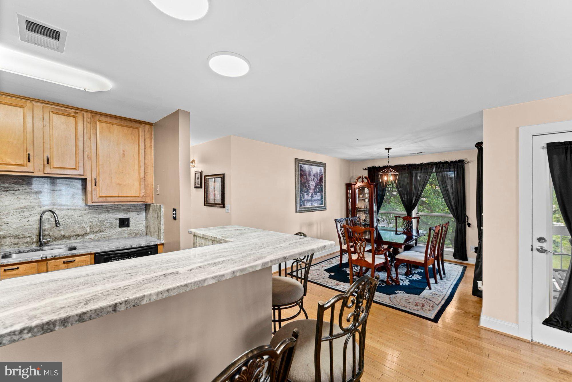 FOUR WINDS AT OAKTON - Residential