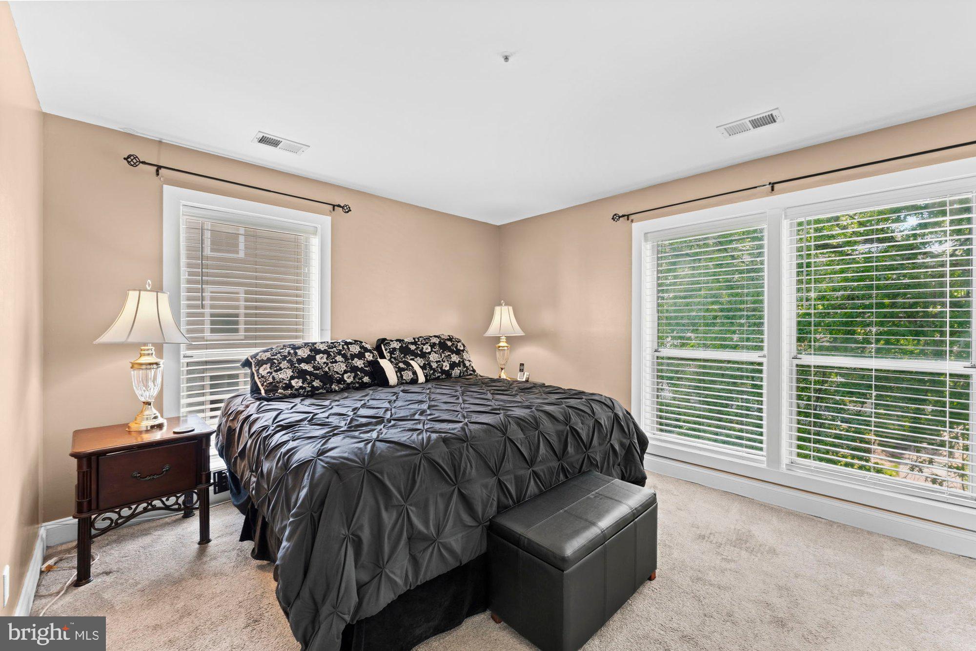FOUR WINDS AT OAKTON - Residential