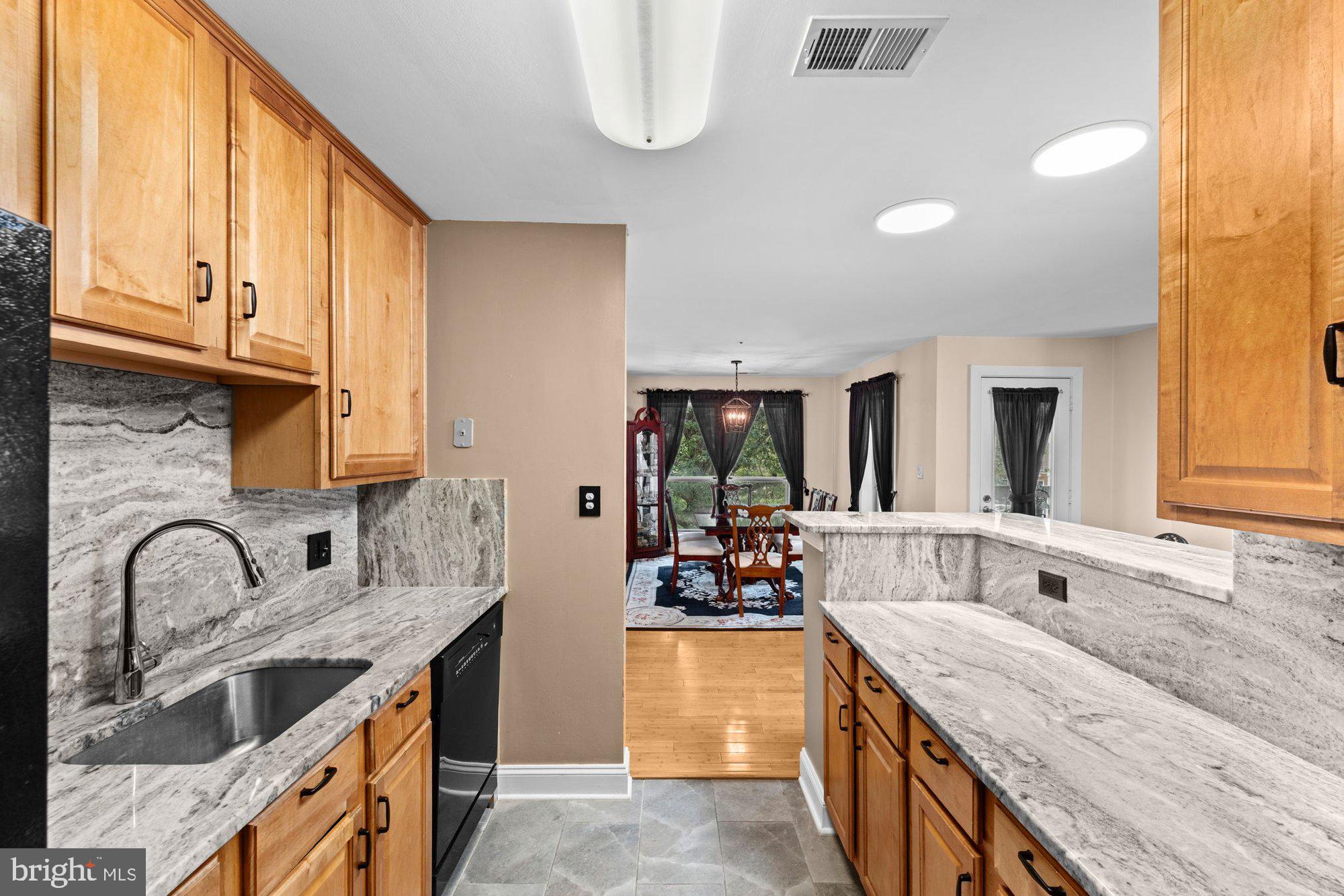 FOUR WINDS AT OAKTON - Residential