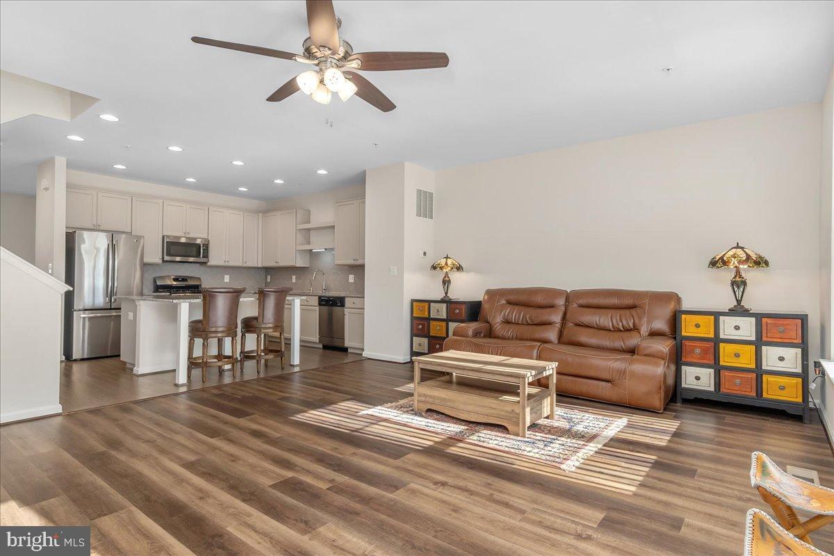 TALLYN RIDGE - Residential