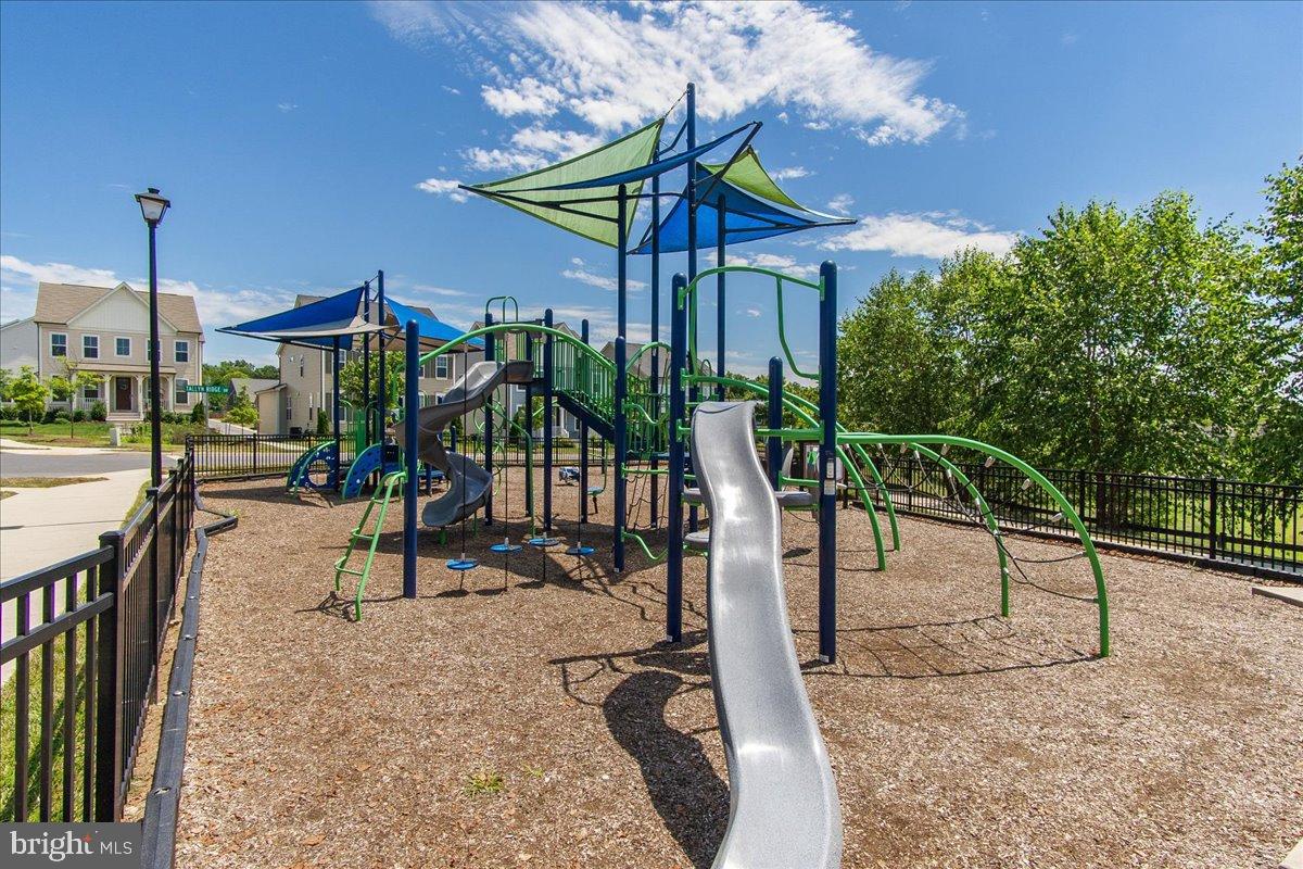 TALLYN RIDGE - Residential