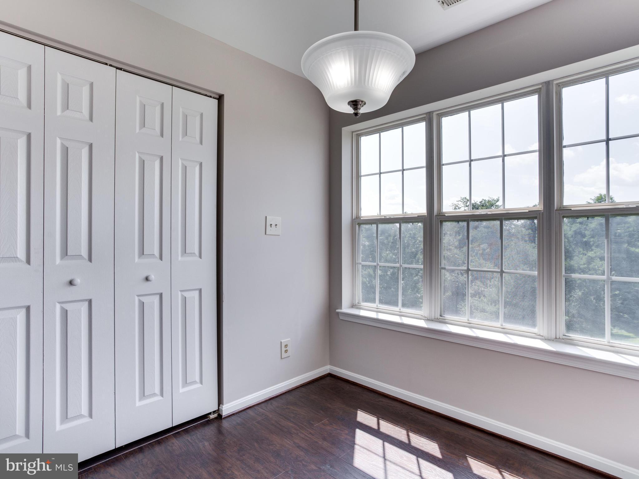 CROMWELL FOUNTAIN - Residential