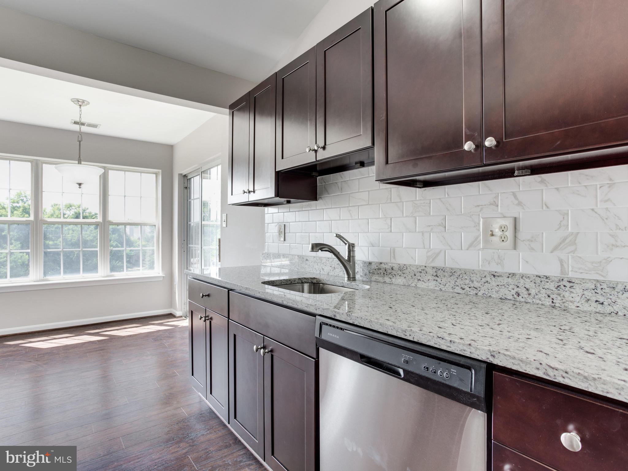 CROMWELL FOUNTAIN - Residential