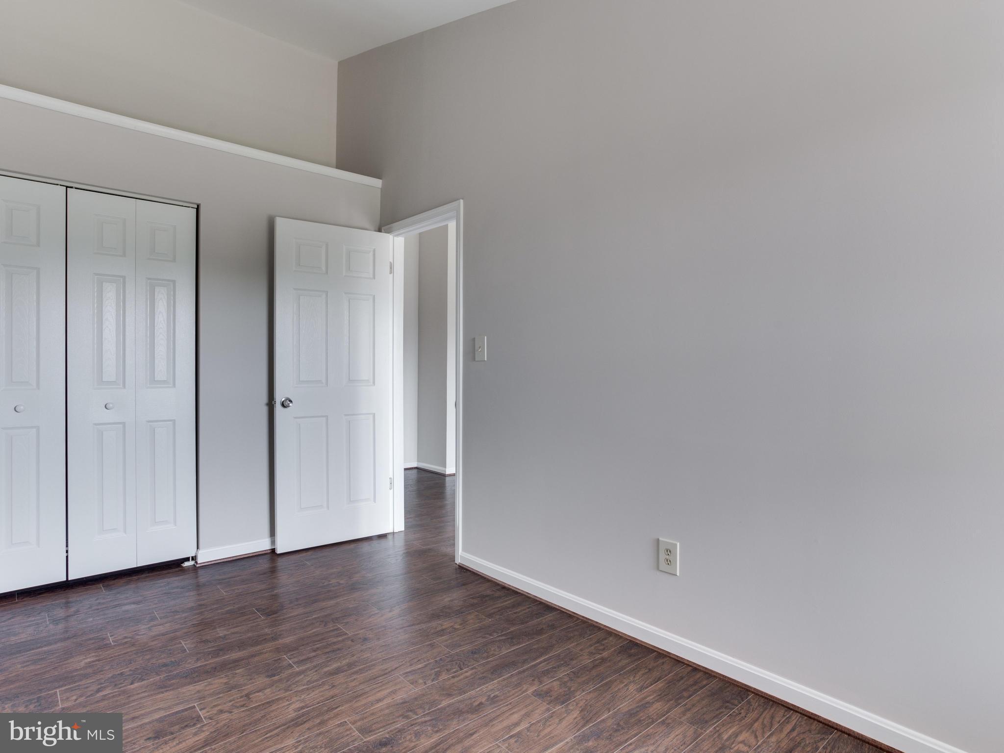 CROMWELL FOUNTAIN - Residential