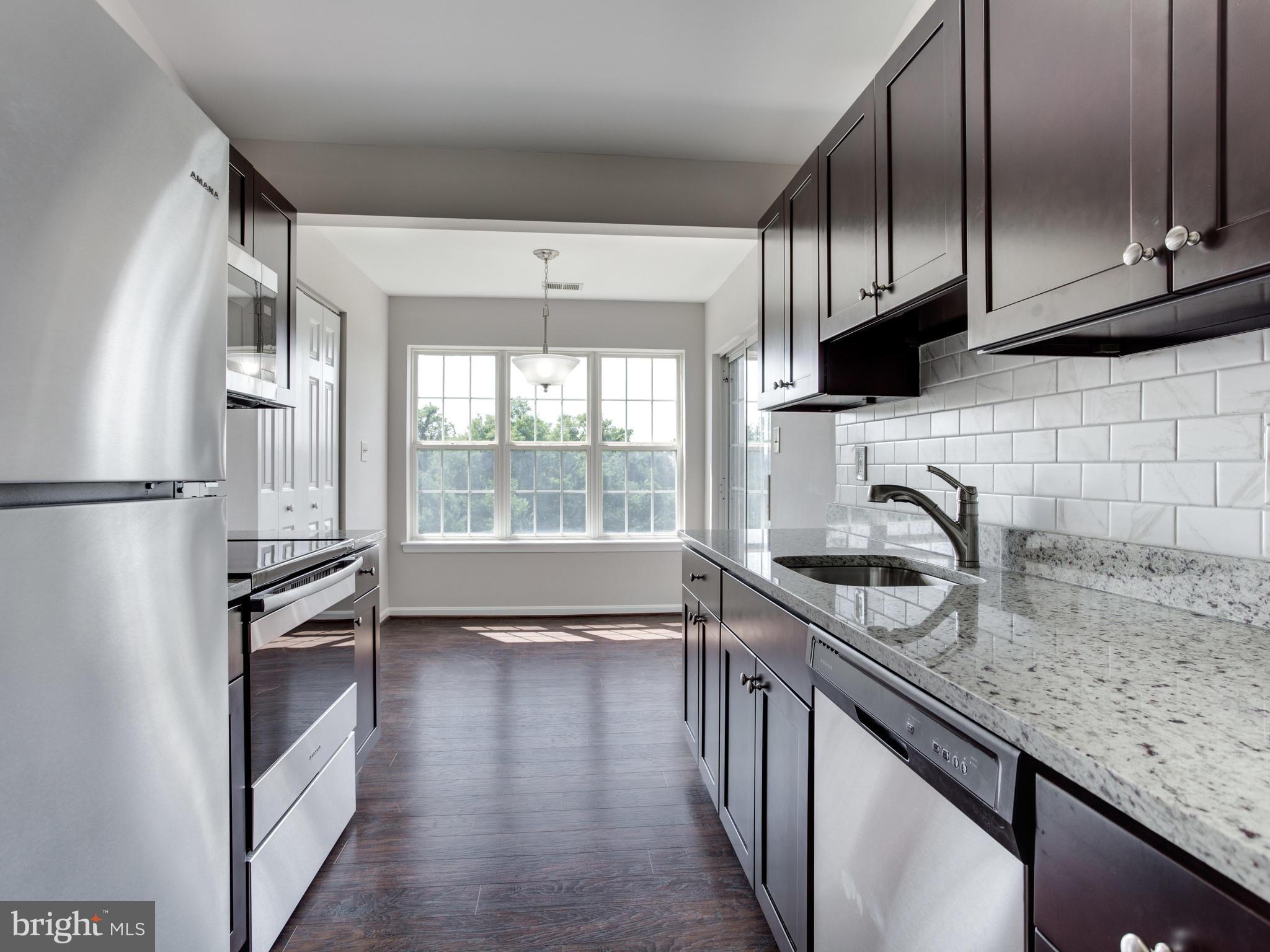 CROMWELL FOUNTAIN - Residential