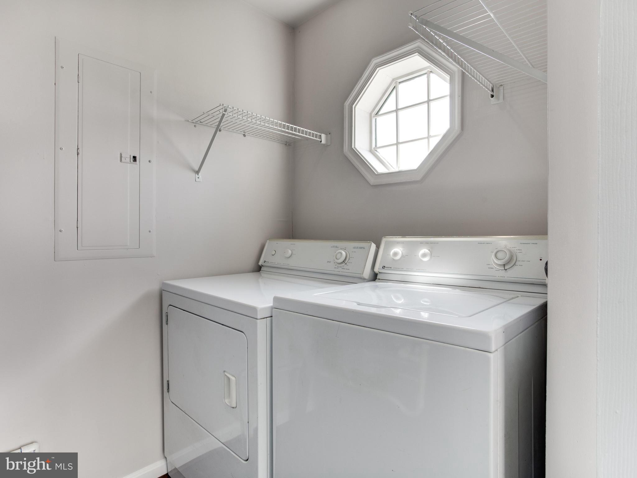 CROMWELL FOUNTAIN - Residential