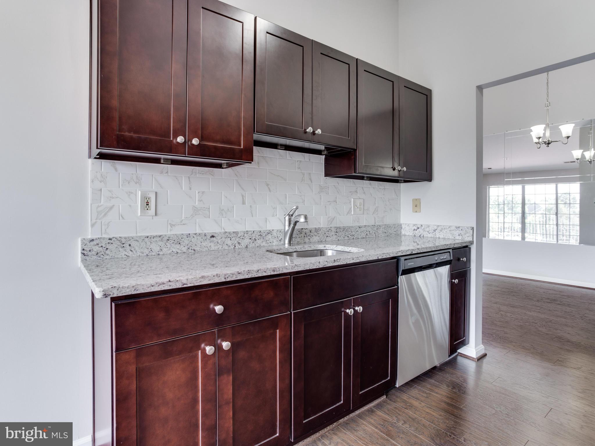 CROMWELL FOUNTAIN - Residential