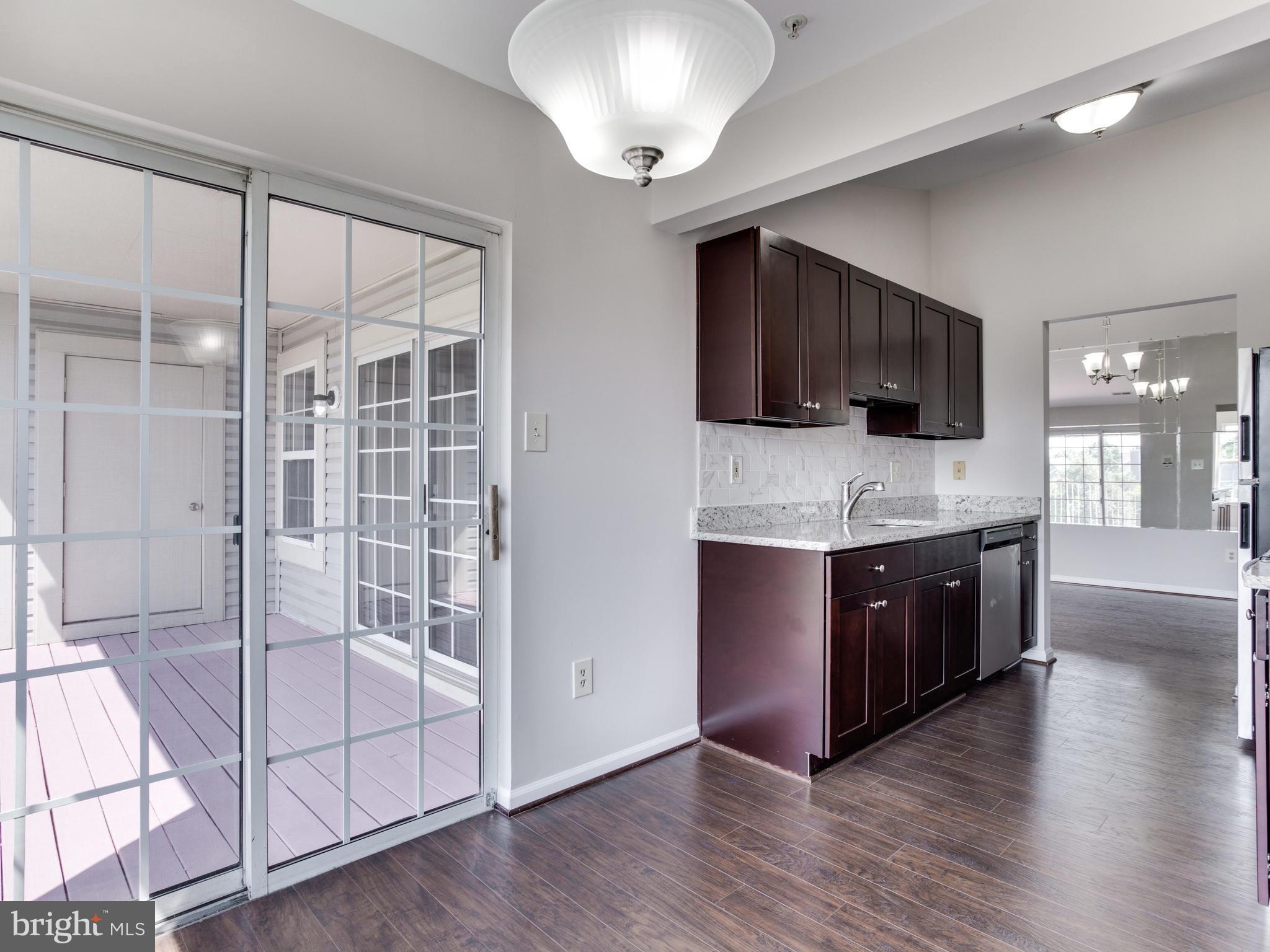 CROMWELL FOUNTAIN - Residential