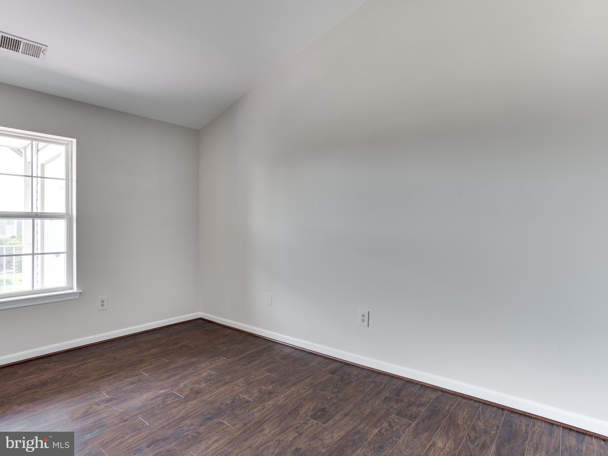 CROMWELL FOUNTAIN - Residential