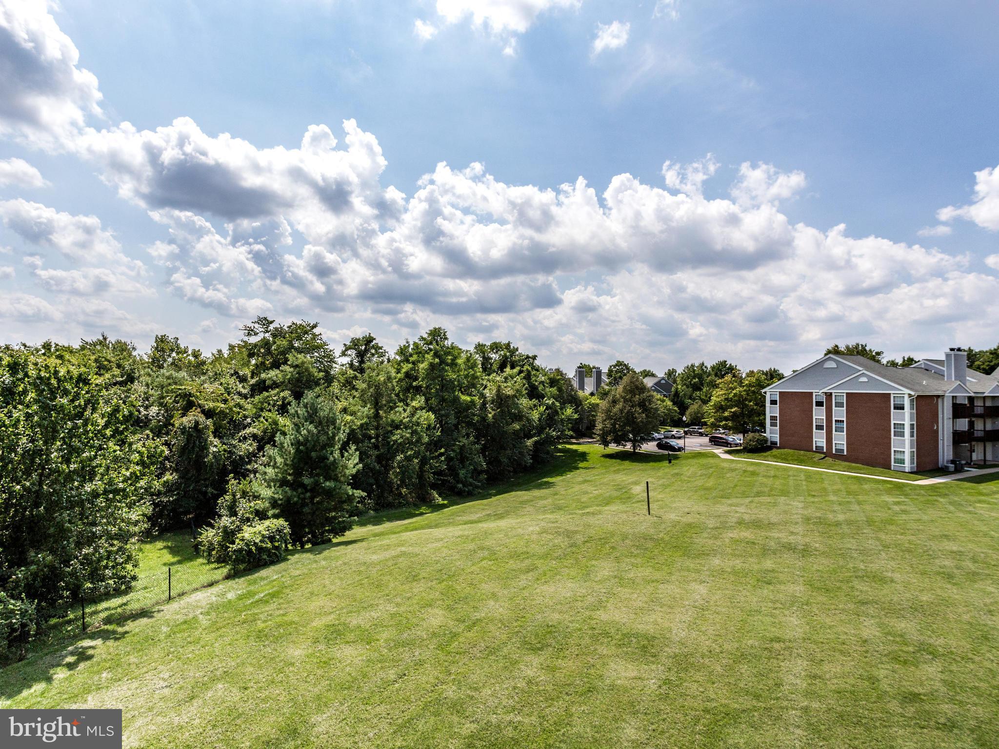 CROMWELL FOUNTAIN - Residential
