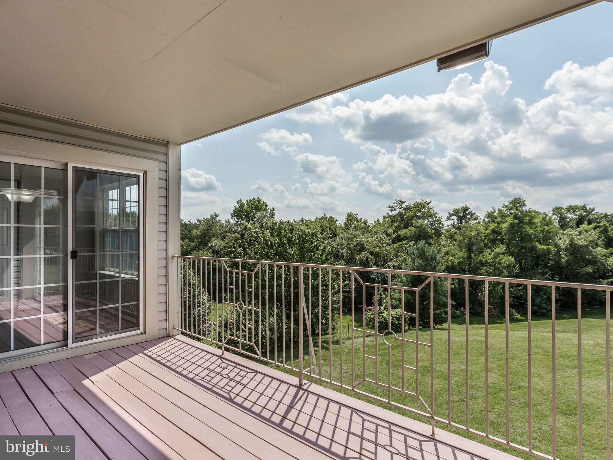 CROMWELL FOUNTAIN - Residential