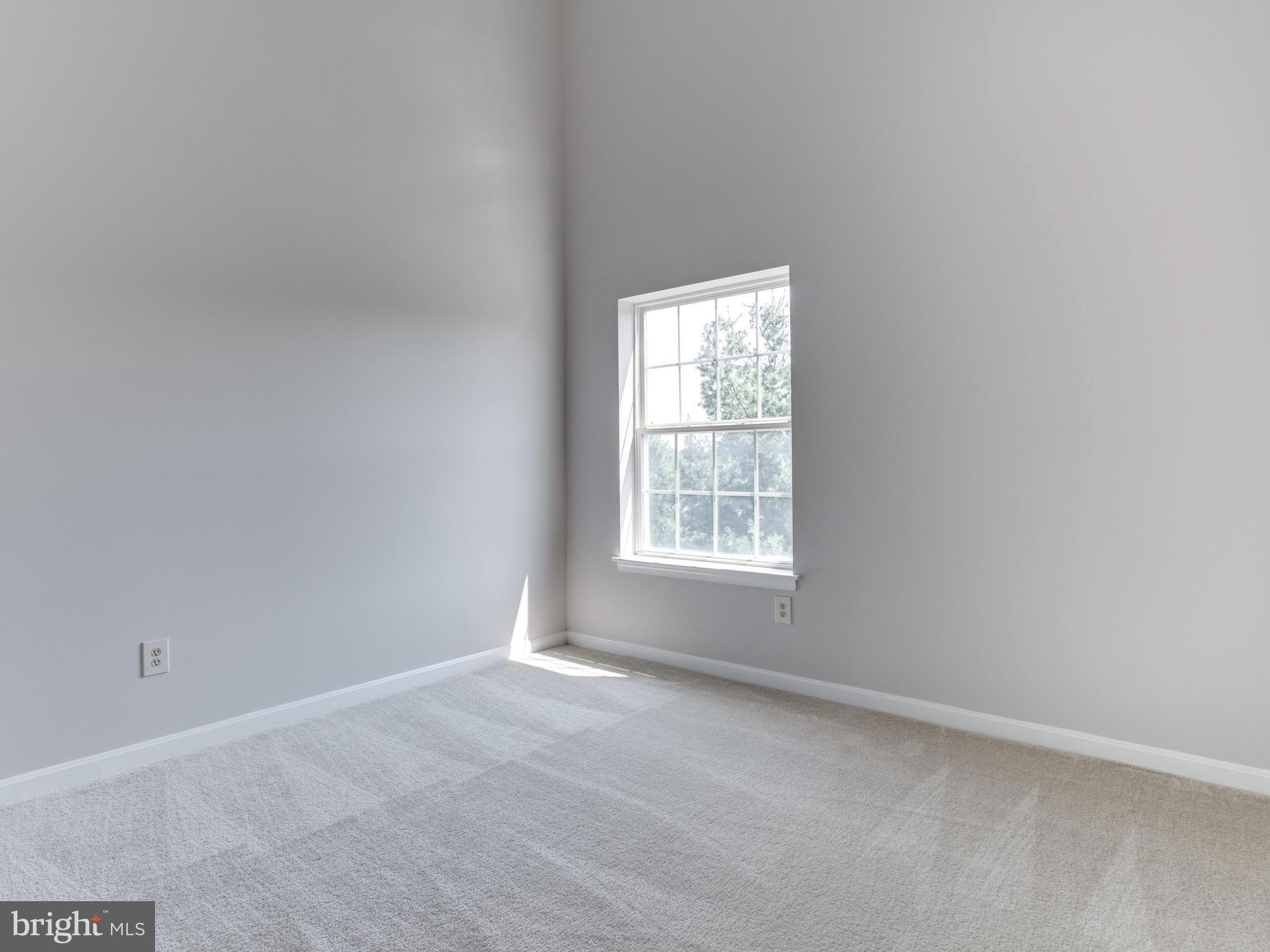 CROMWELL FOUNTAIN - Residential