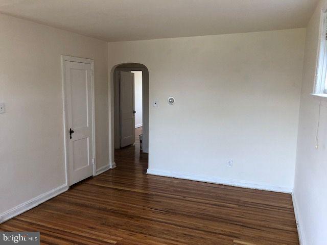 822 DERWYN ROAD 2ND FLOOR