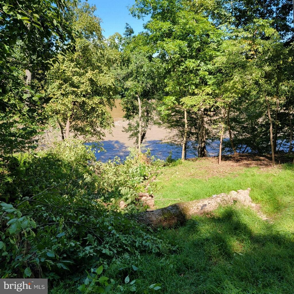 CALMES NECK ESTATES - Land