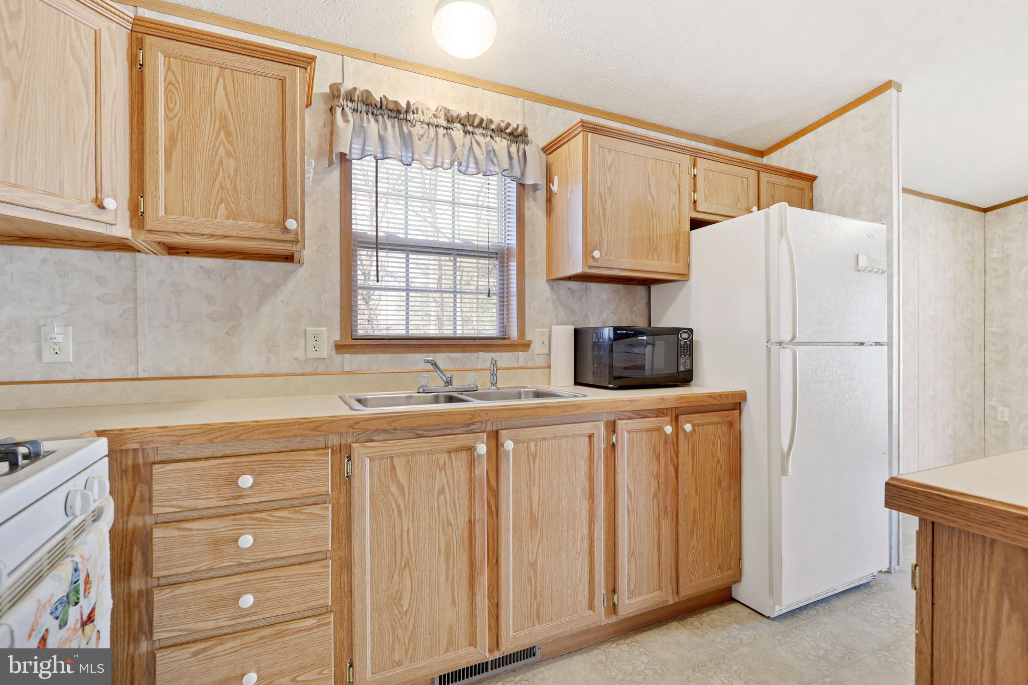 MAYBELLE MANOR - Residential