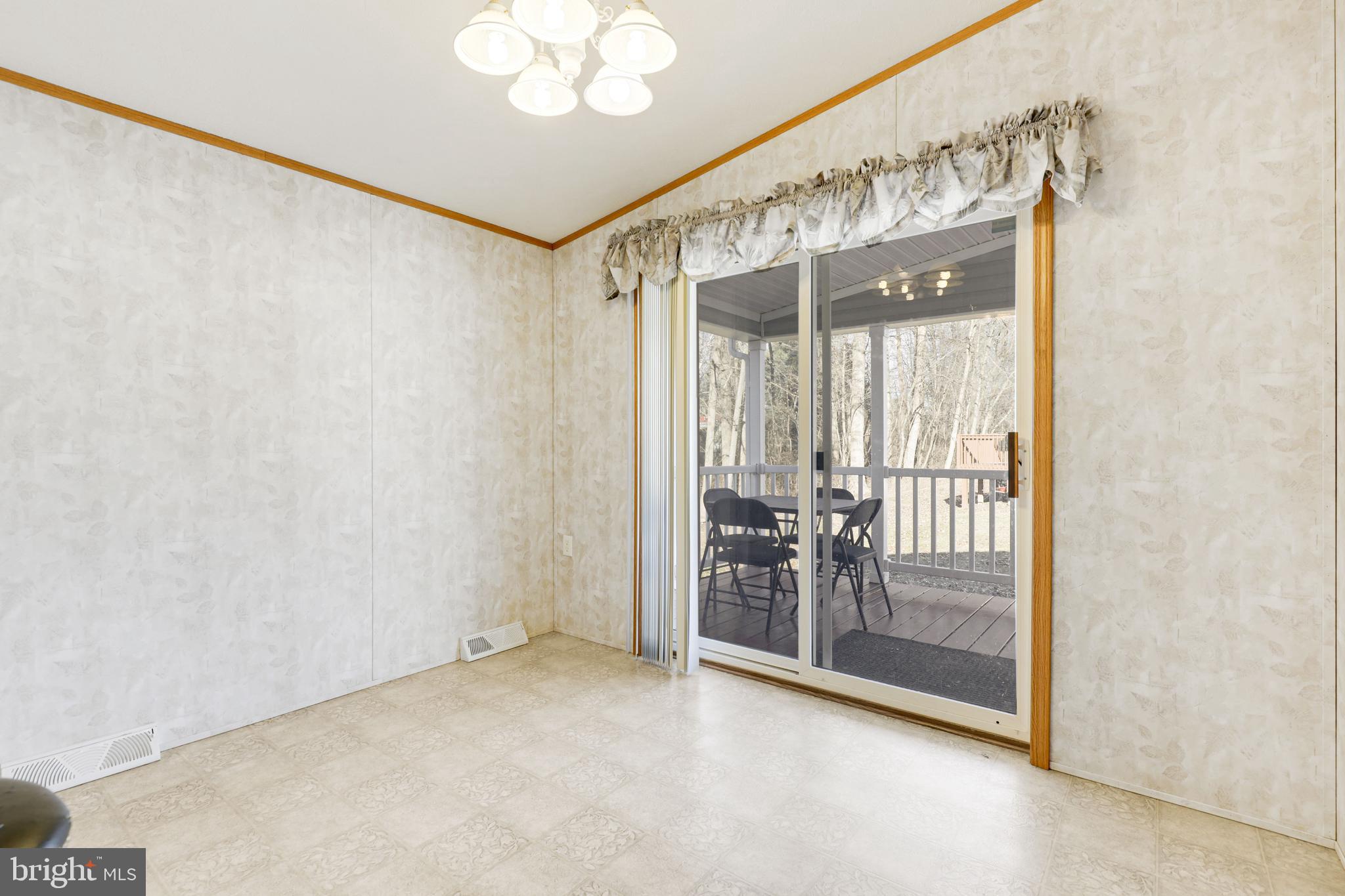 MAYBELLE MANOR - Residential